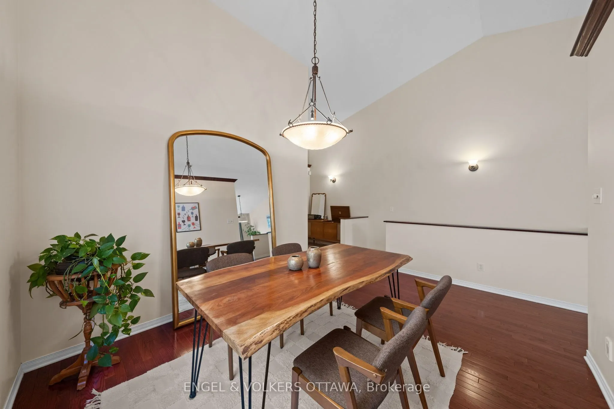 4 Burnstead Crescent