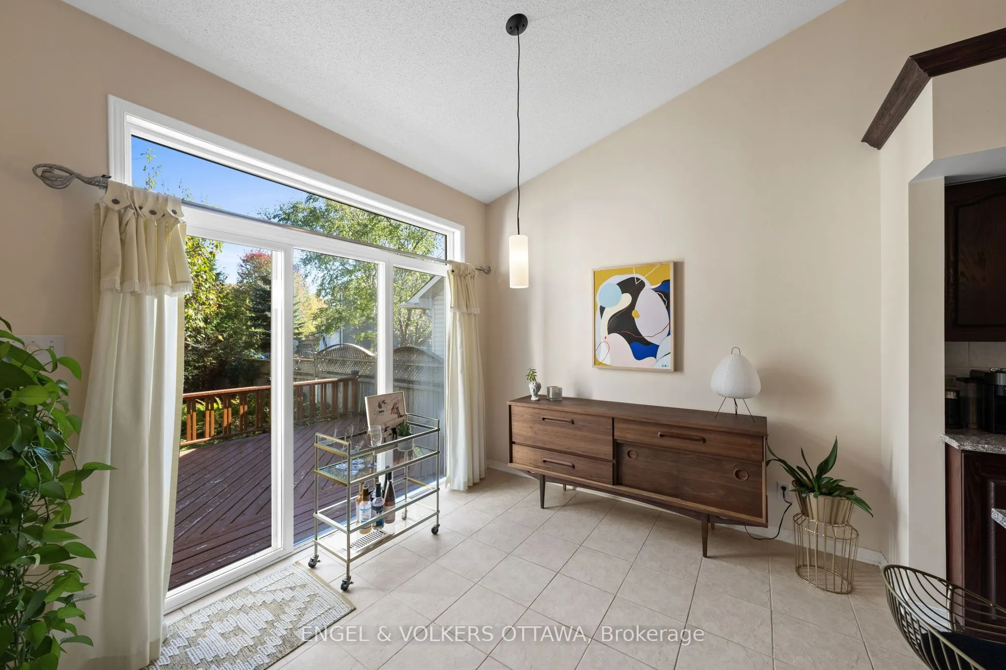 4 Burnstead Crescent