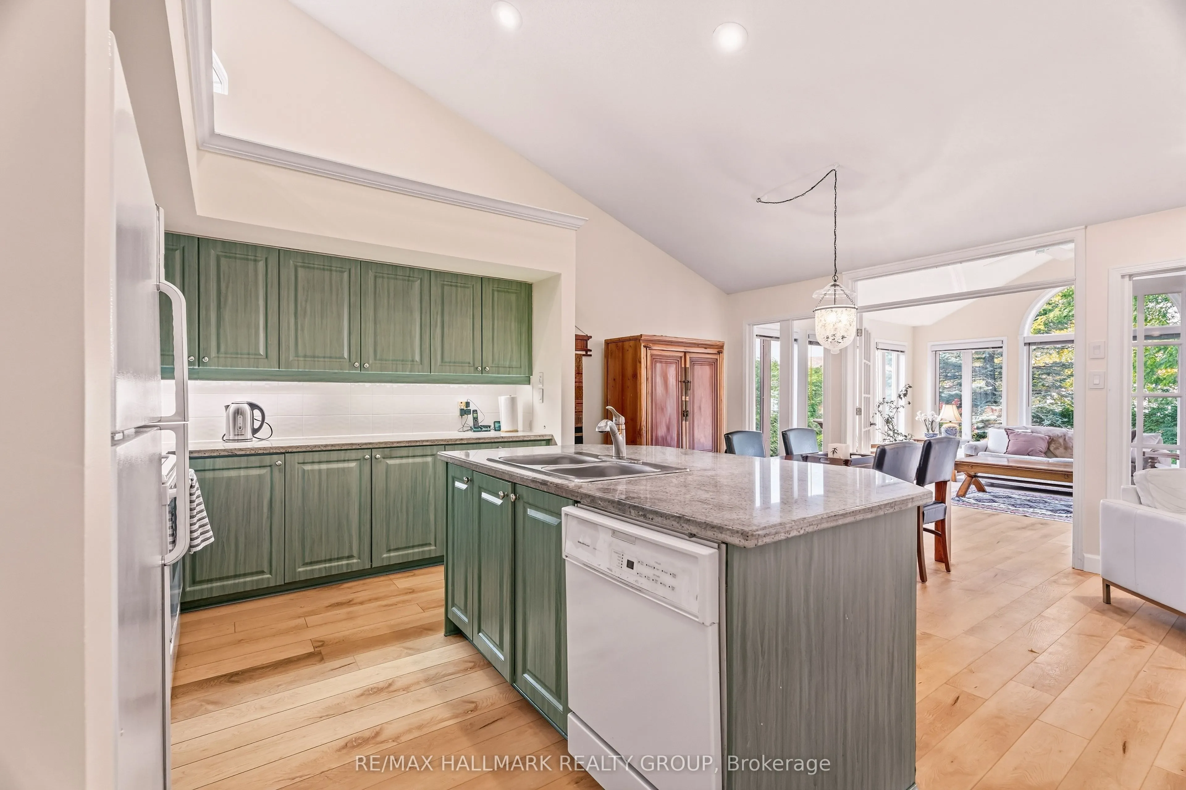 3 Burnstead Crescent