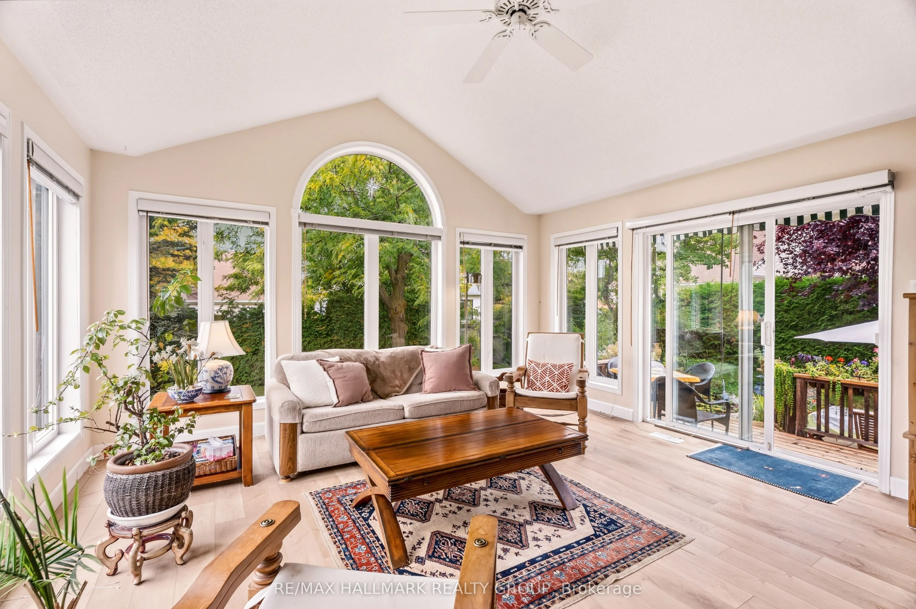 3 Burnstead Crescent