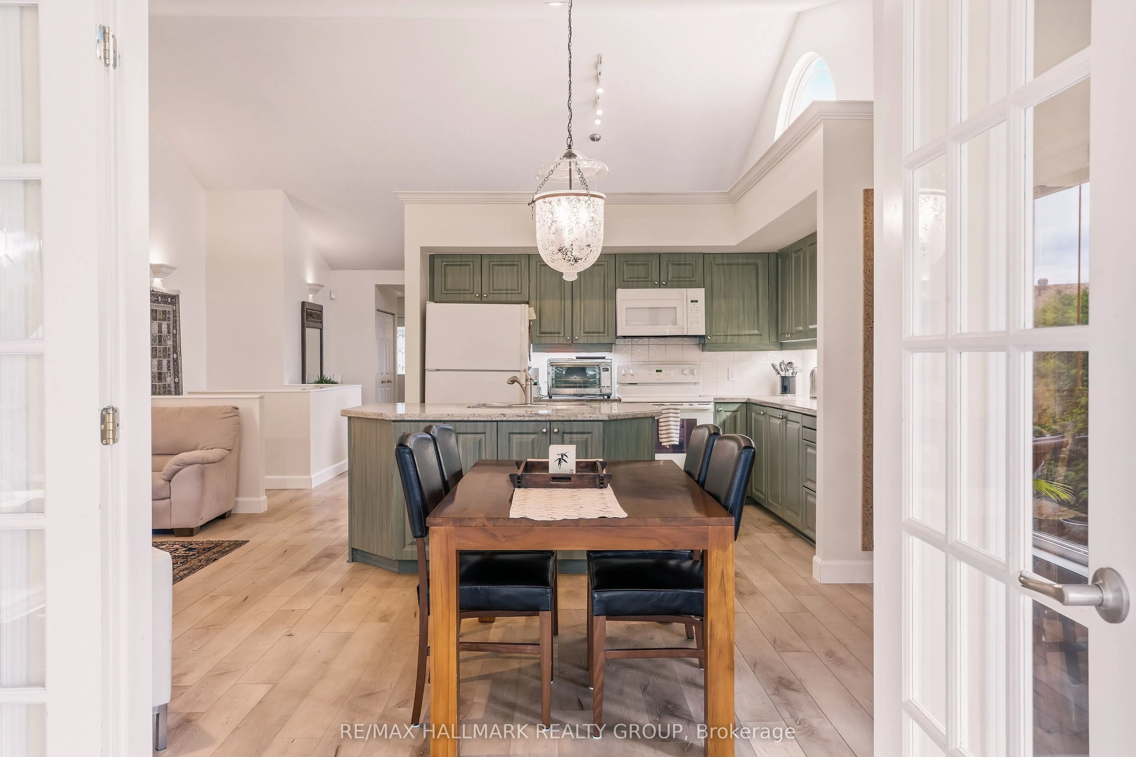 3 Burnstead Crescent