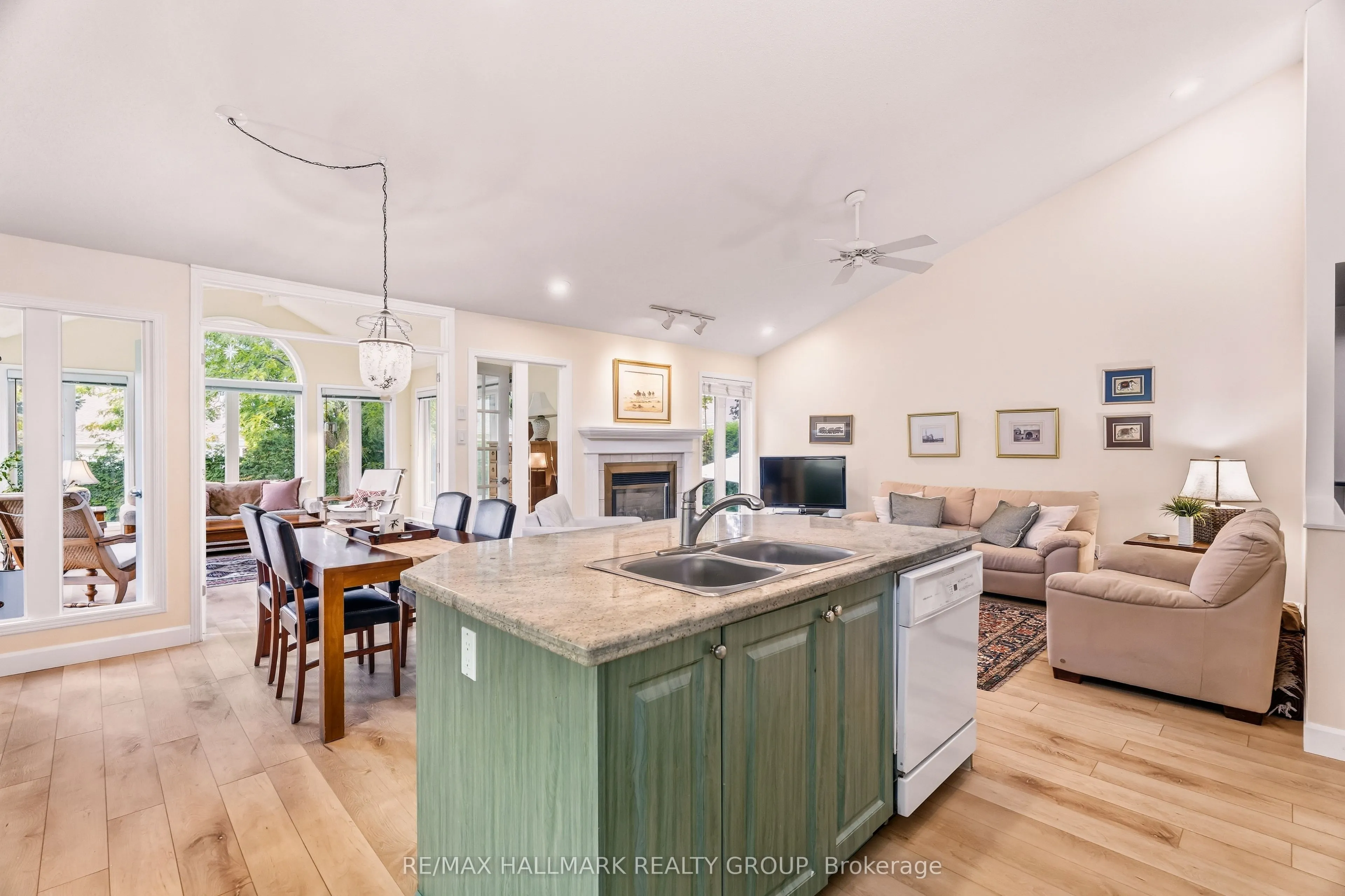3 Burnstead Crescent