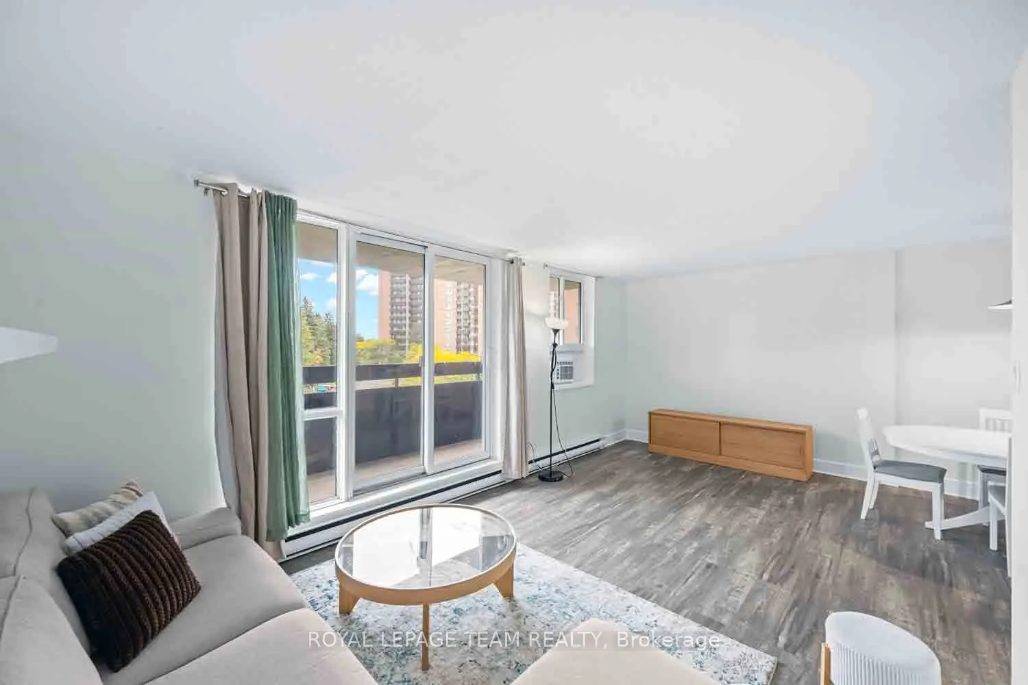 2000 Jasmine Crescent #409