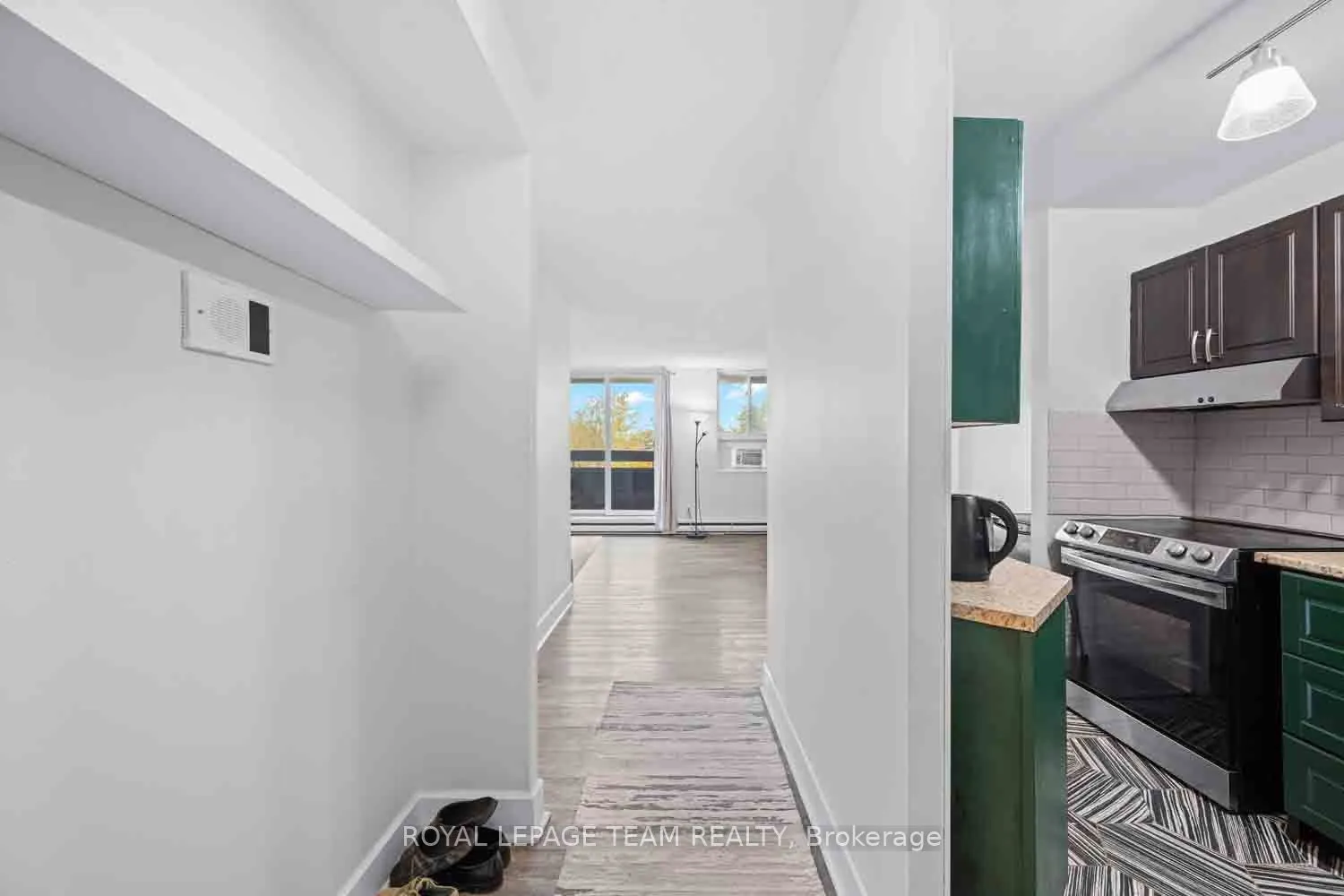 2000 Jasmine Crescent #409