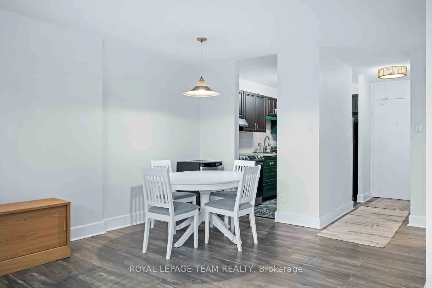 2000 Jasmine Crescent #409