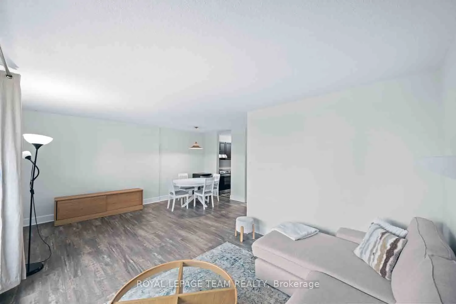 2000 Jasmine Crescent #409
