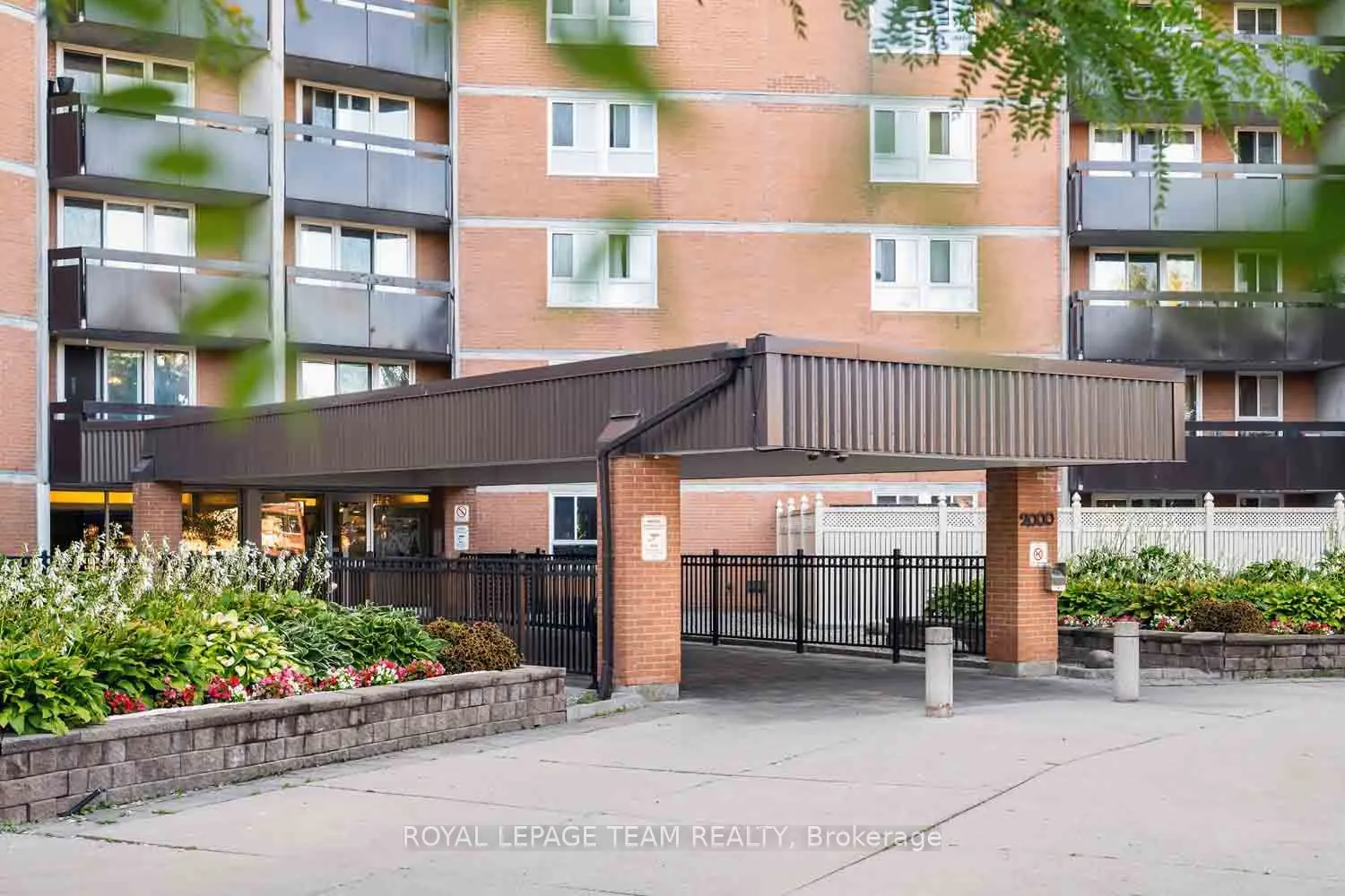 2000 Jasmine Crescent #409