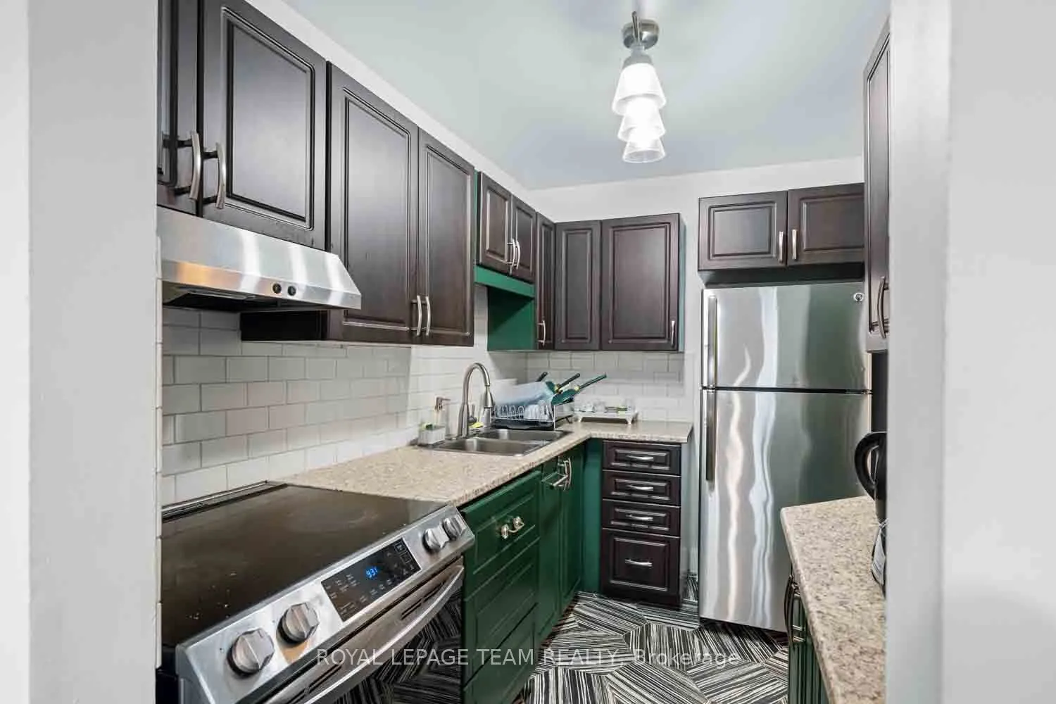 2000 Jasmine Crescent #409