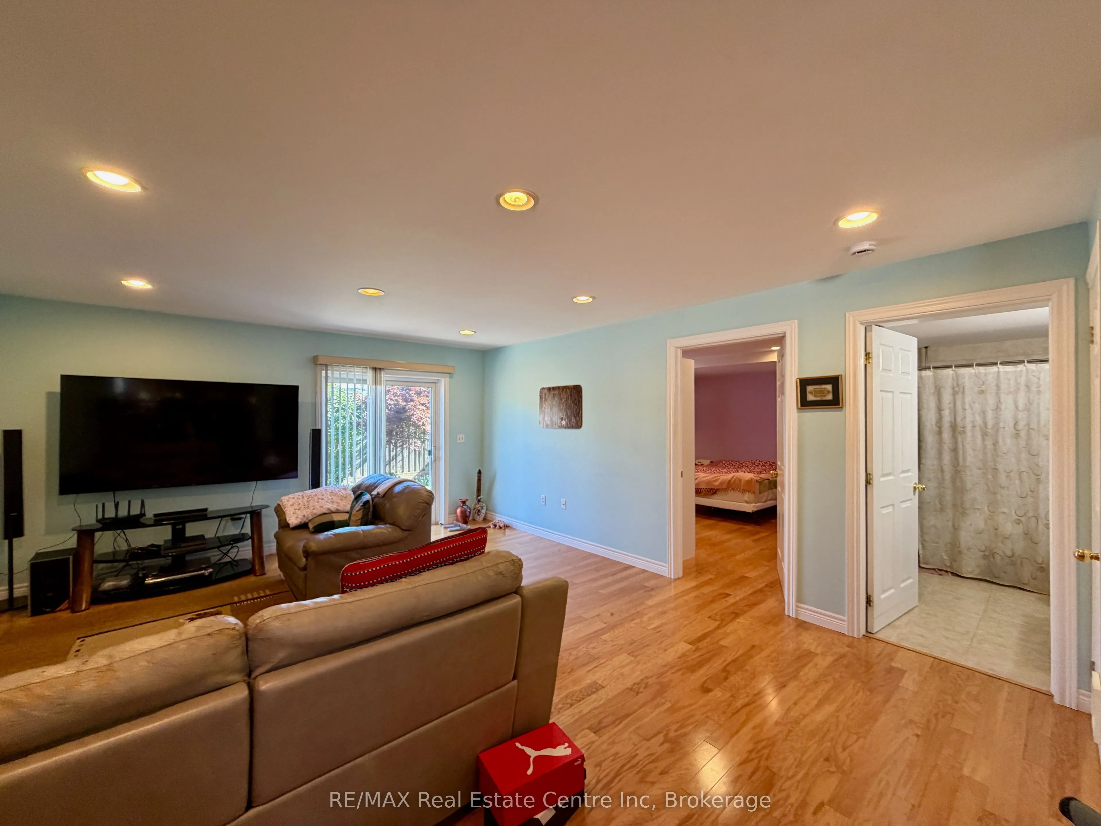 162 Clairfields Drive W
