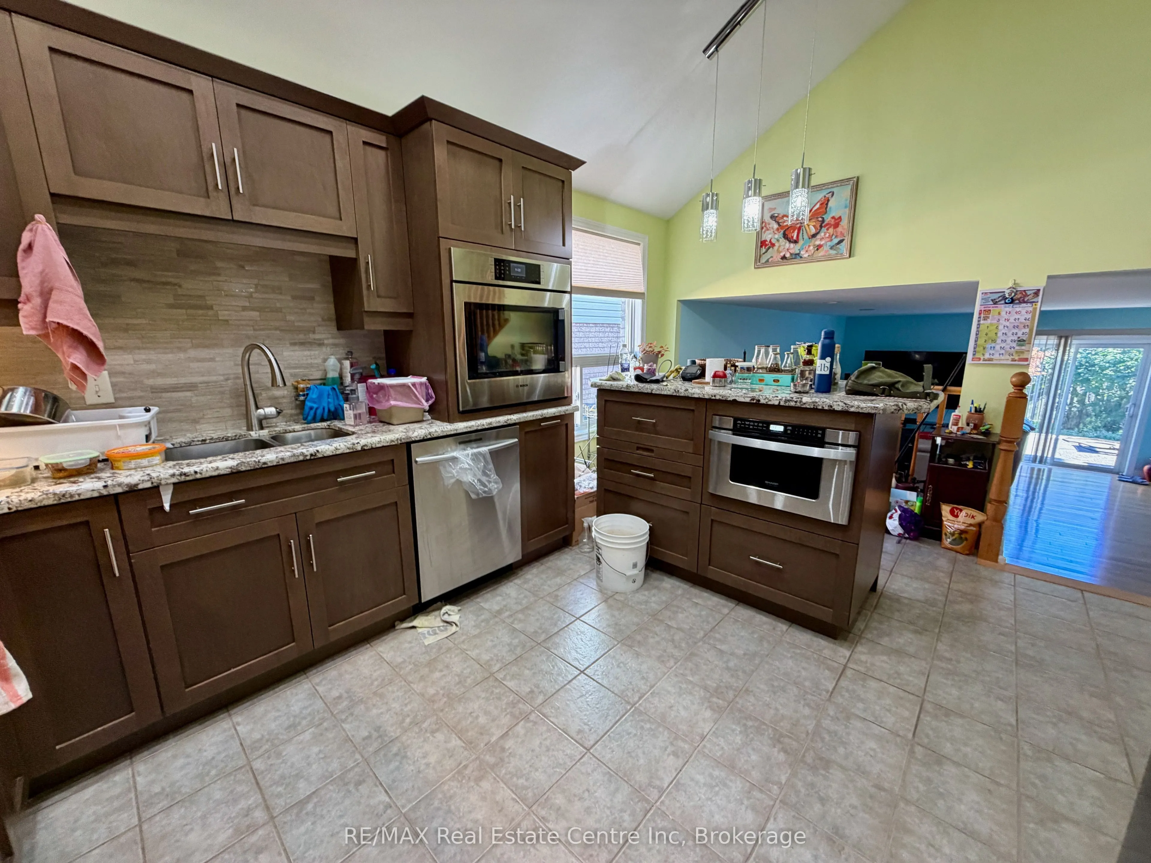 162 Clairfields Drive W