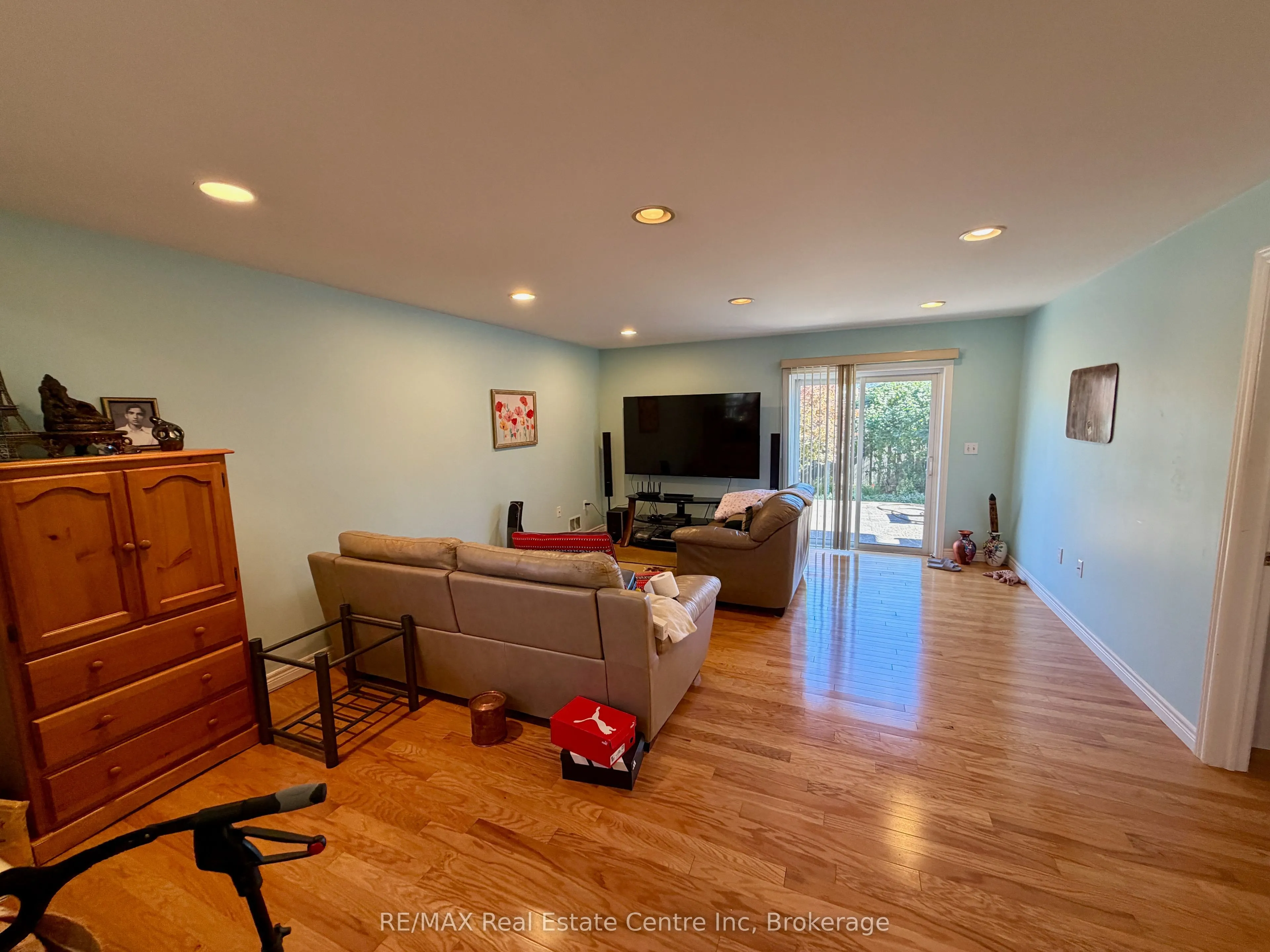 162 Clairfields Drive W