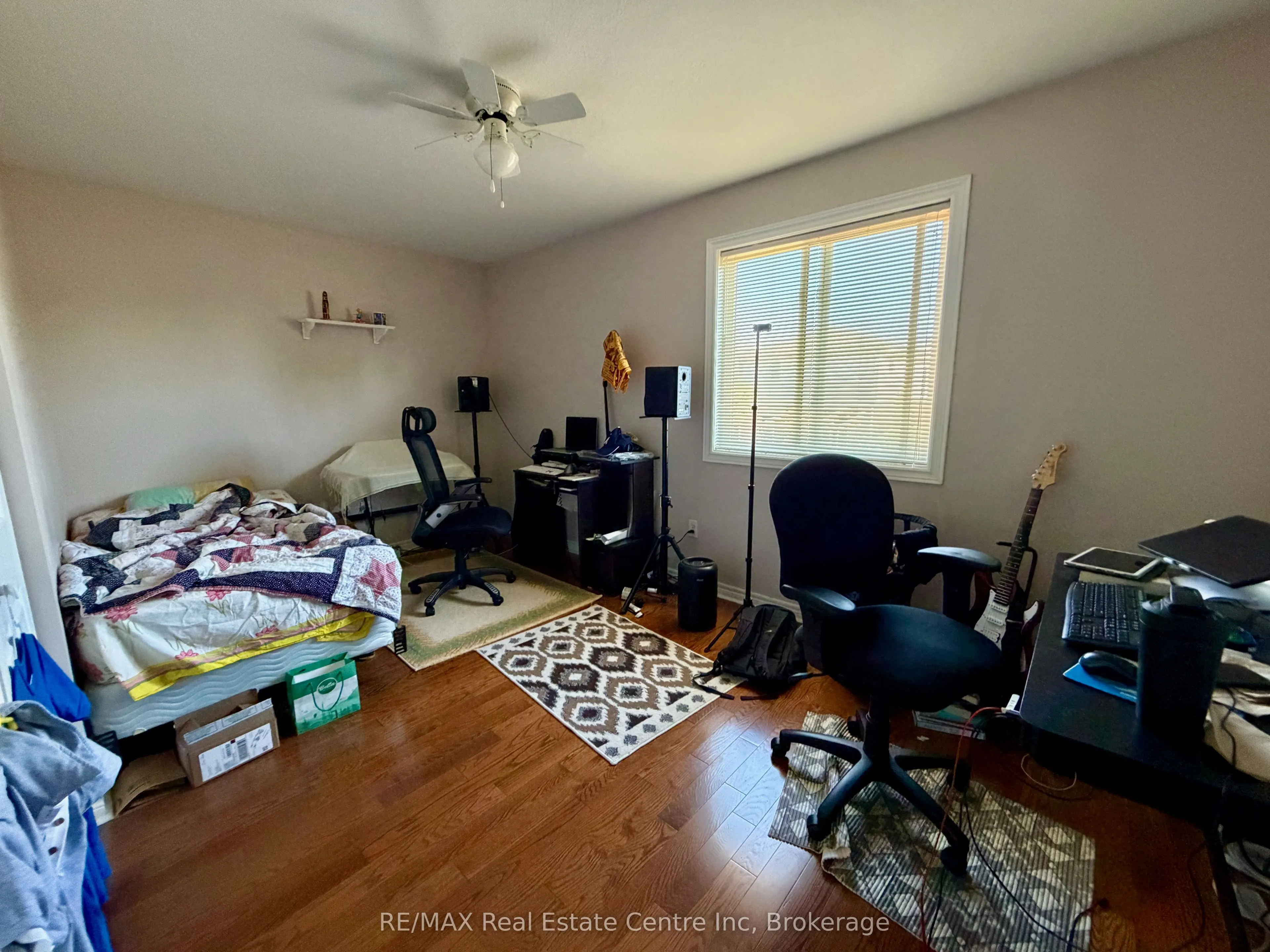 162 Clairfields Drive W
