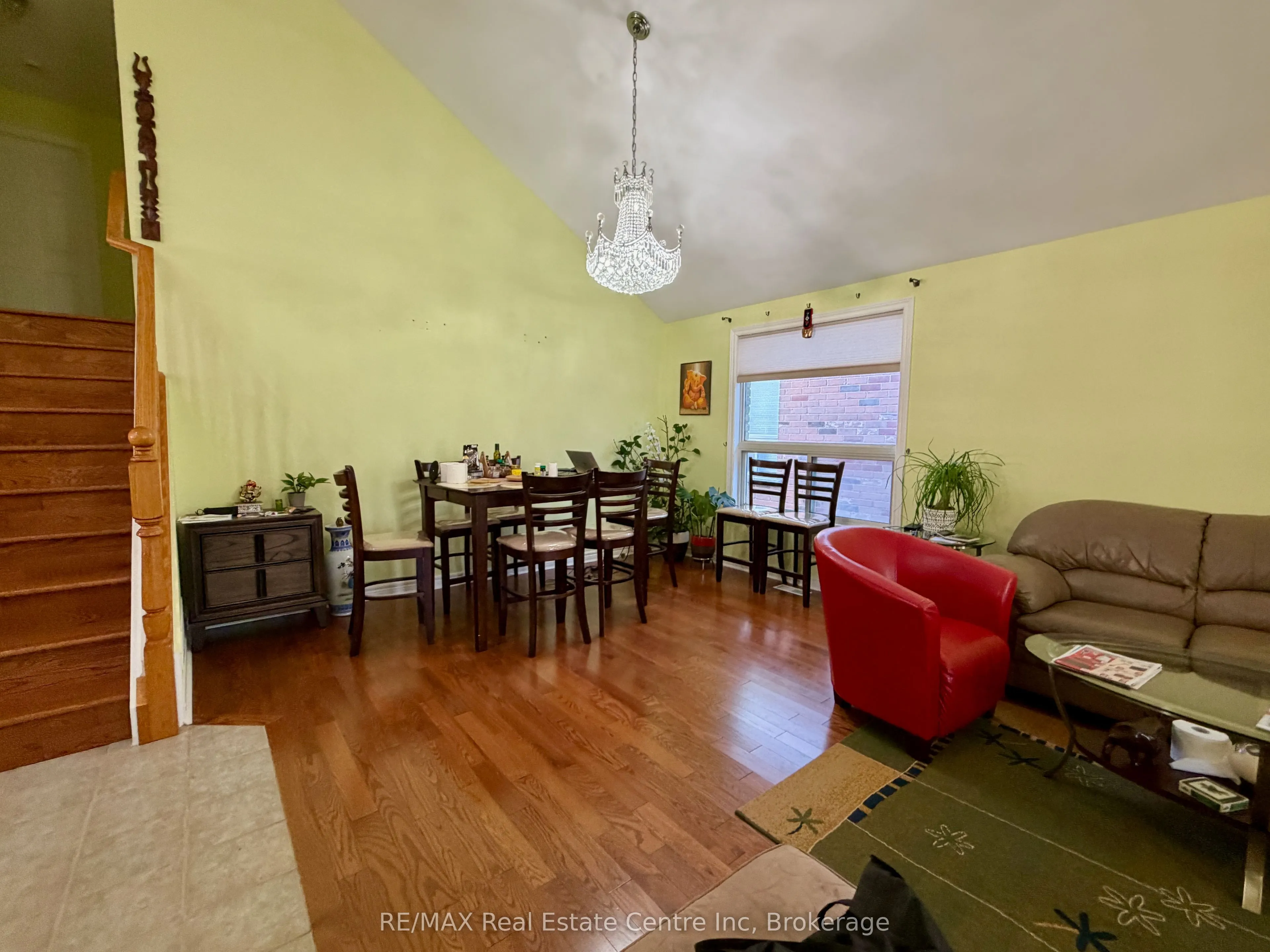 162 Clairfields Drive W