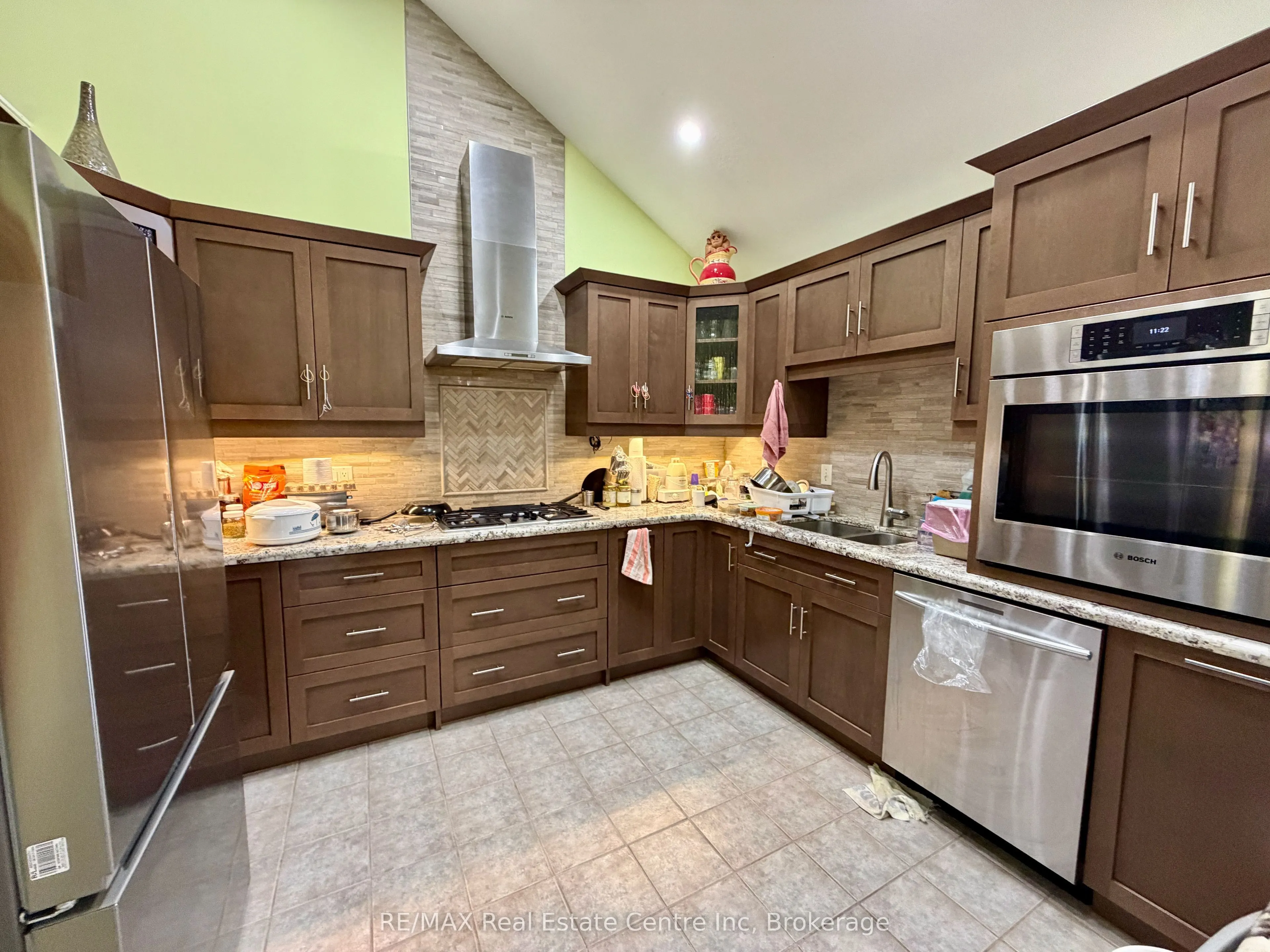 162 Clairfields Drive W