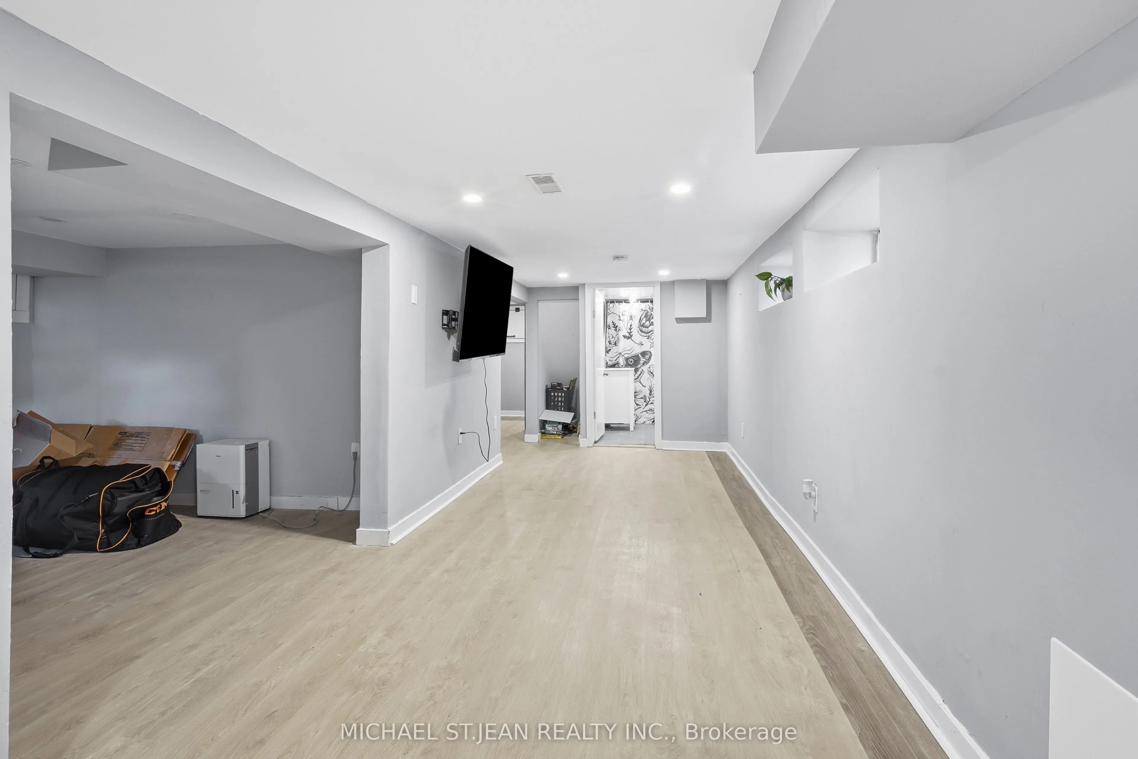 658 Upper Wellington Street
