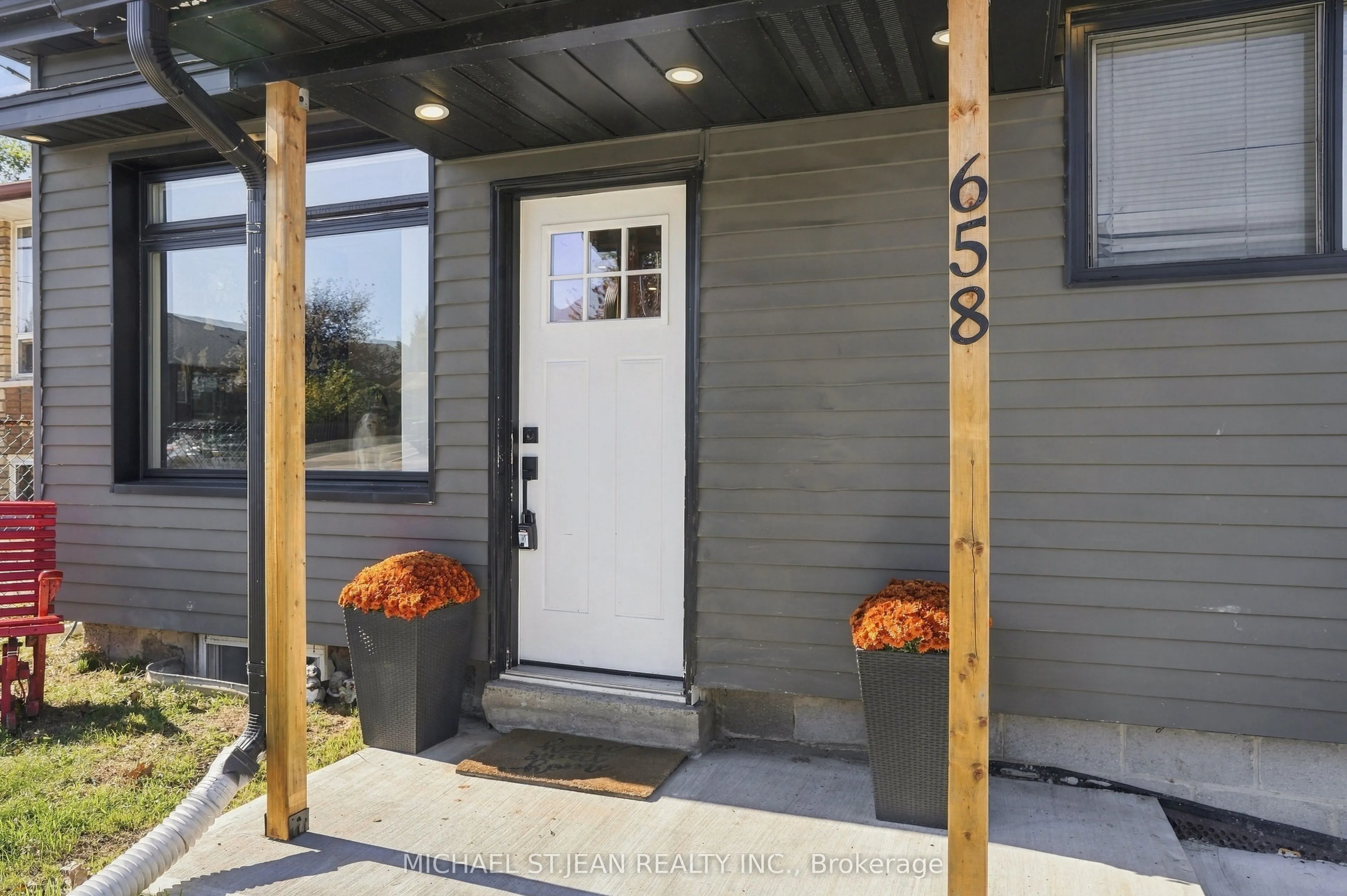 658 Upper Wellington Street