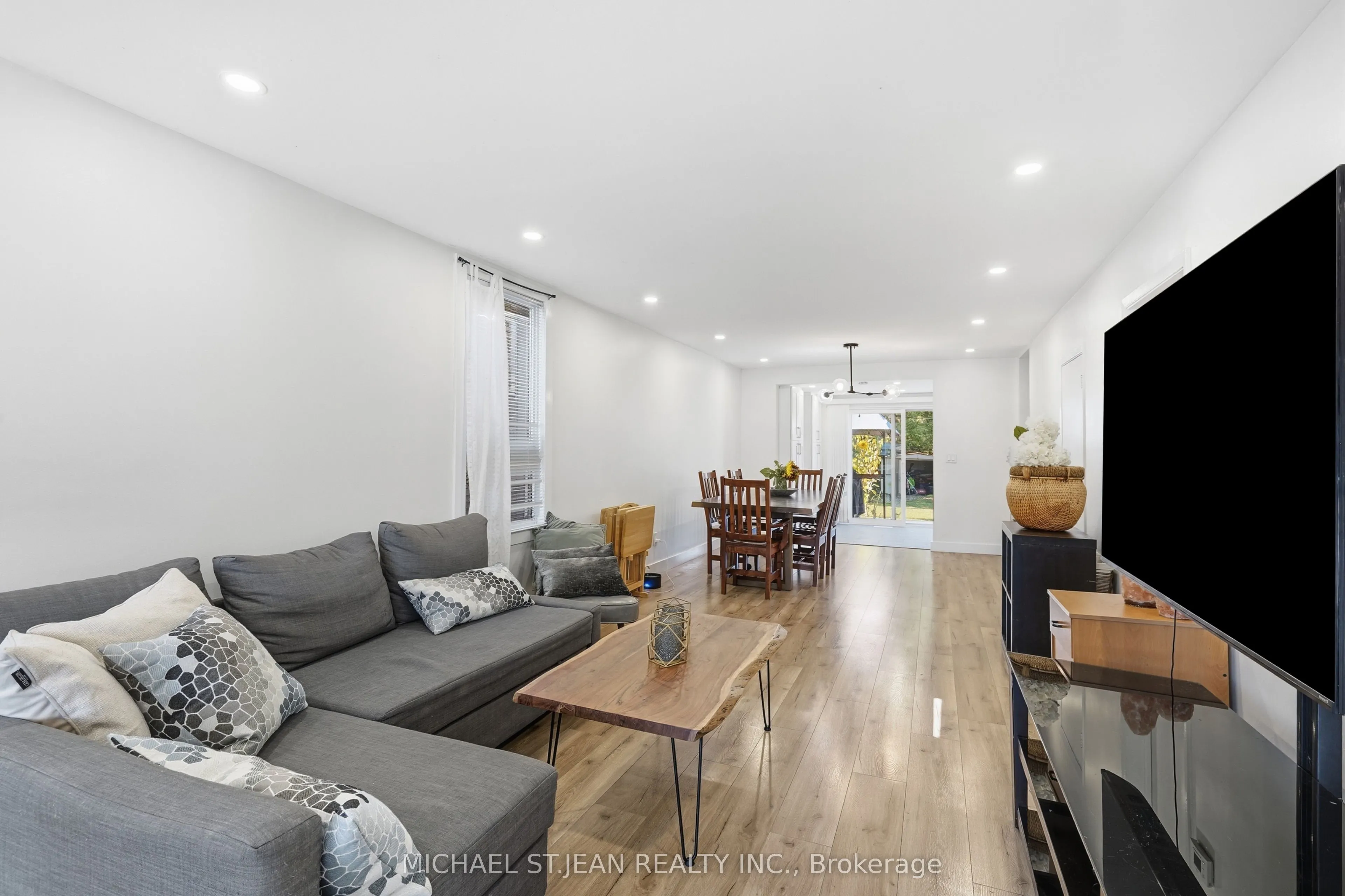 658 Upper Wellington Street