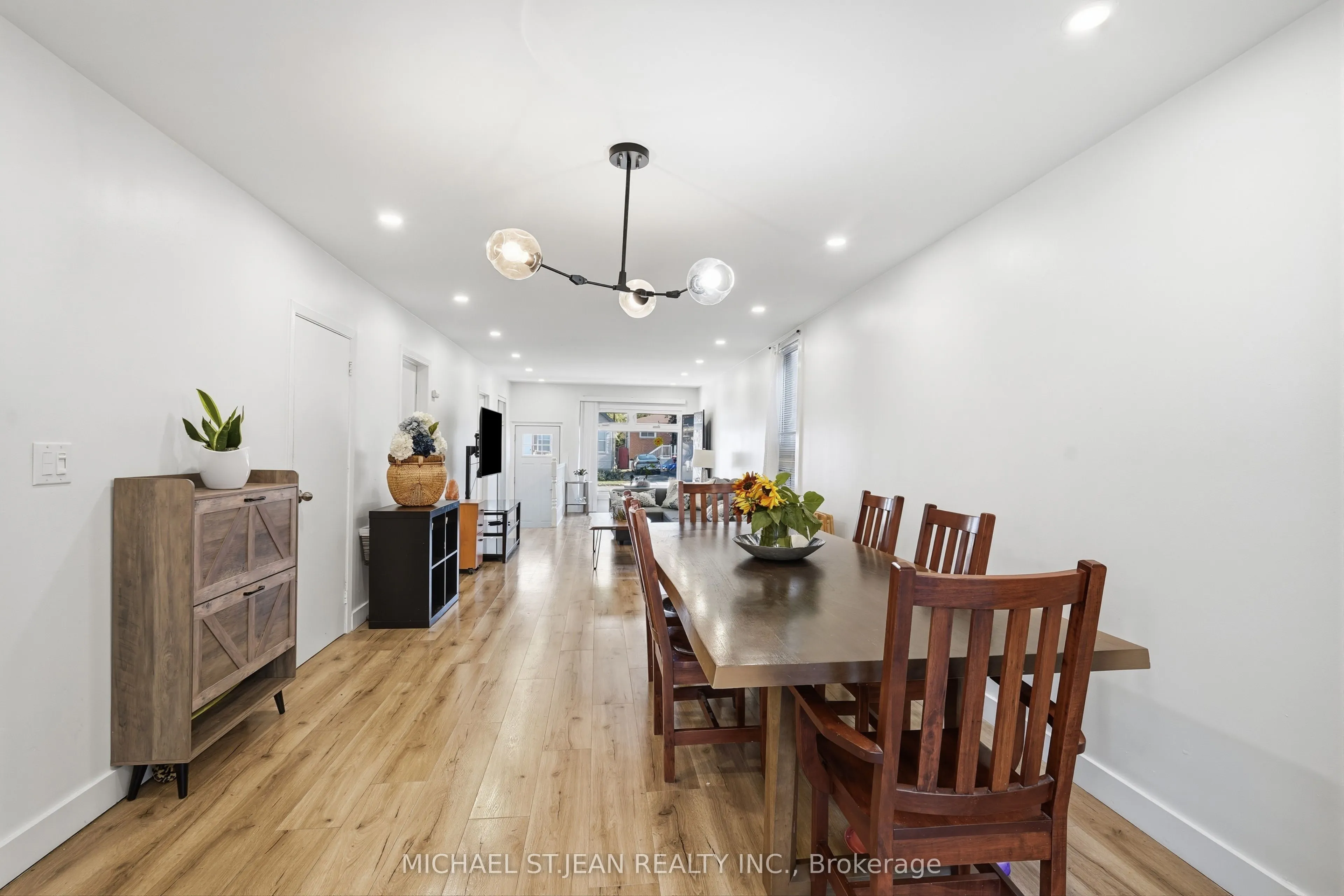 658 Upper Wellington Street