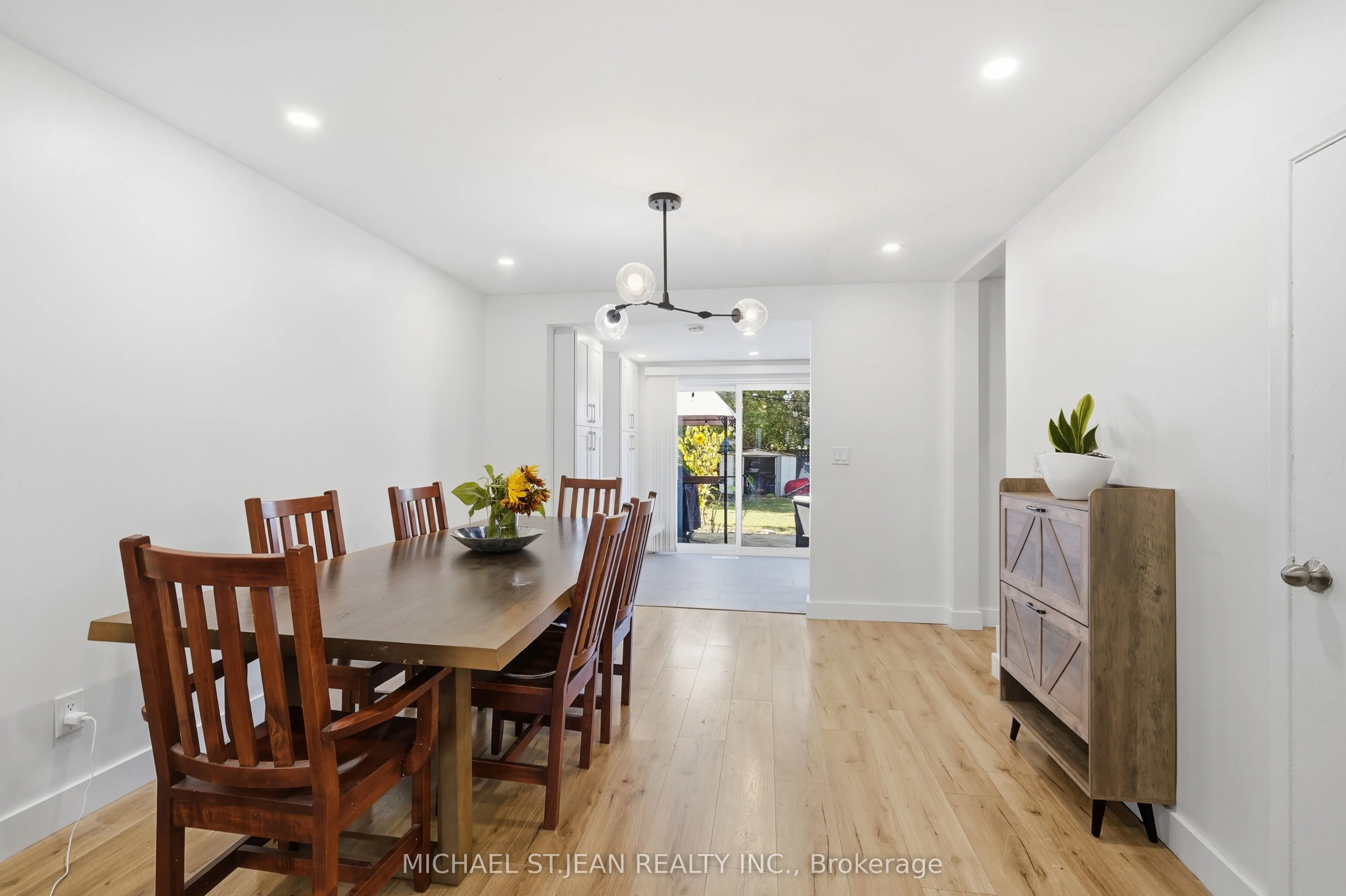 658 Upper Wellington Street