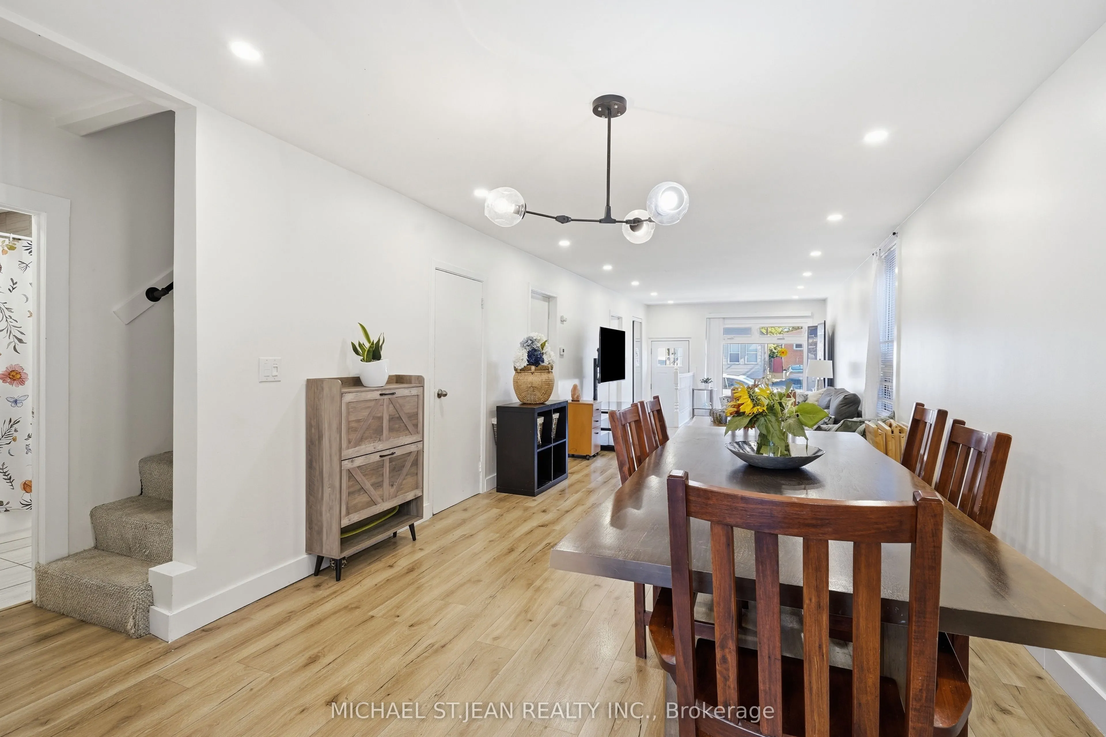658 Upper Wellington Street
