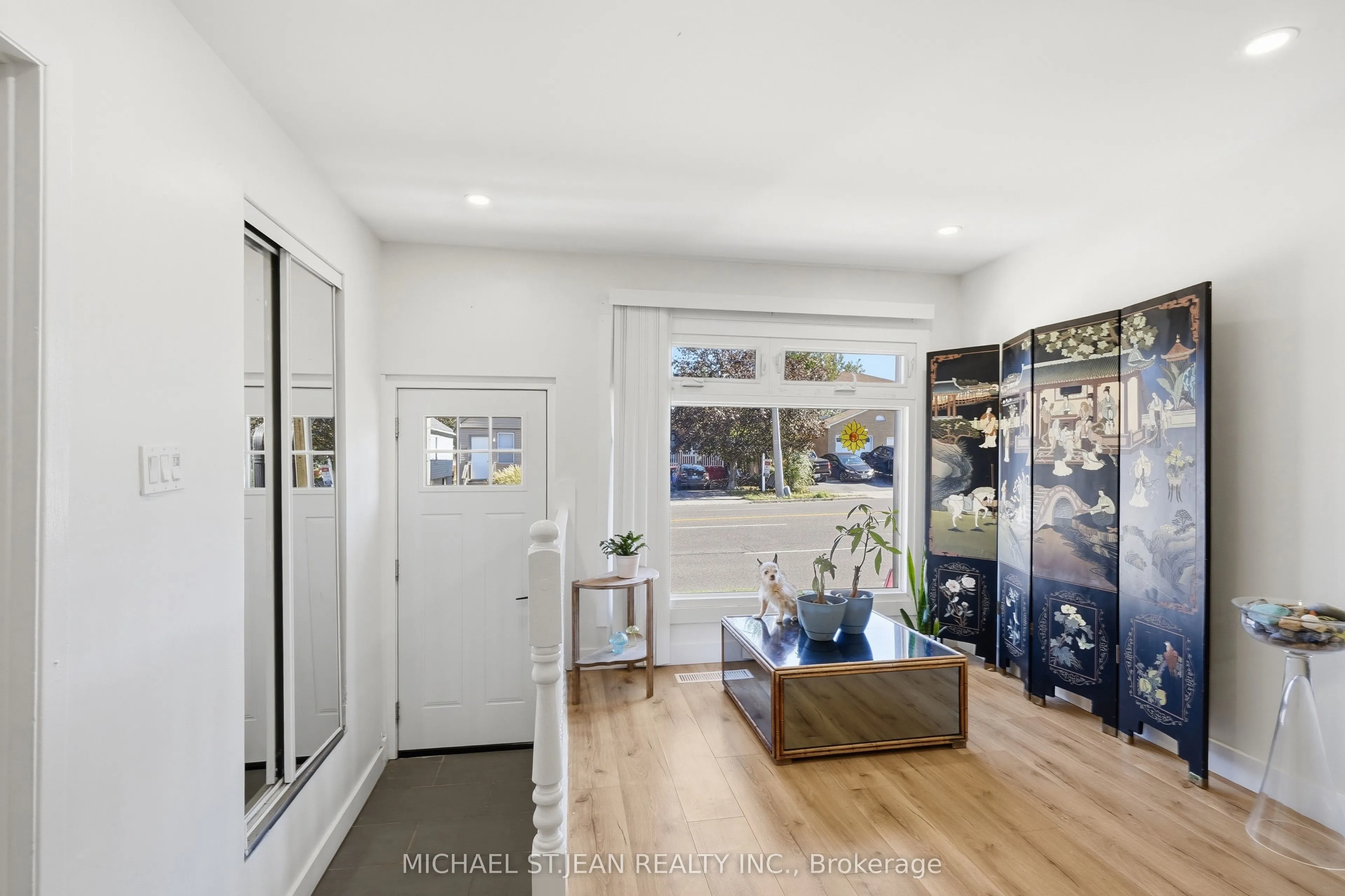 658 Upper Wellington Street