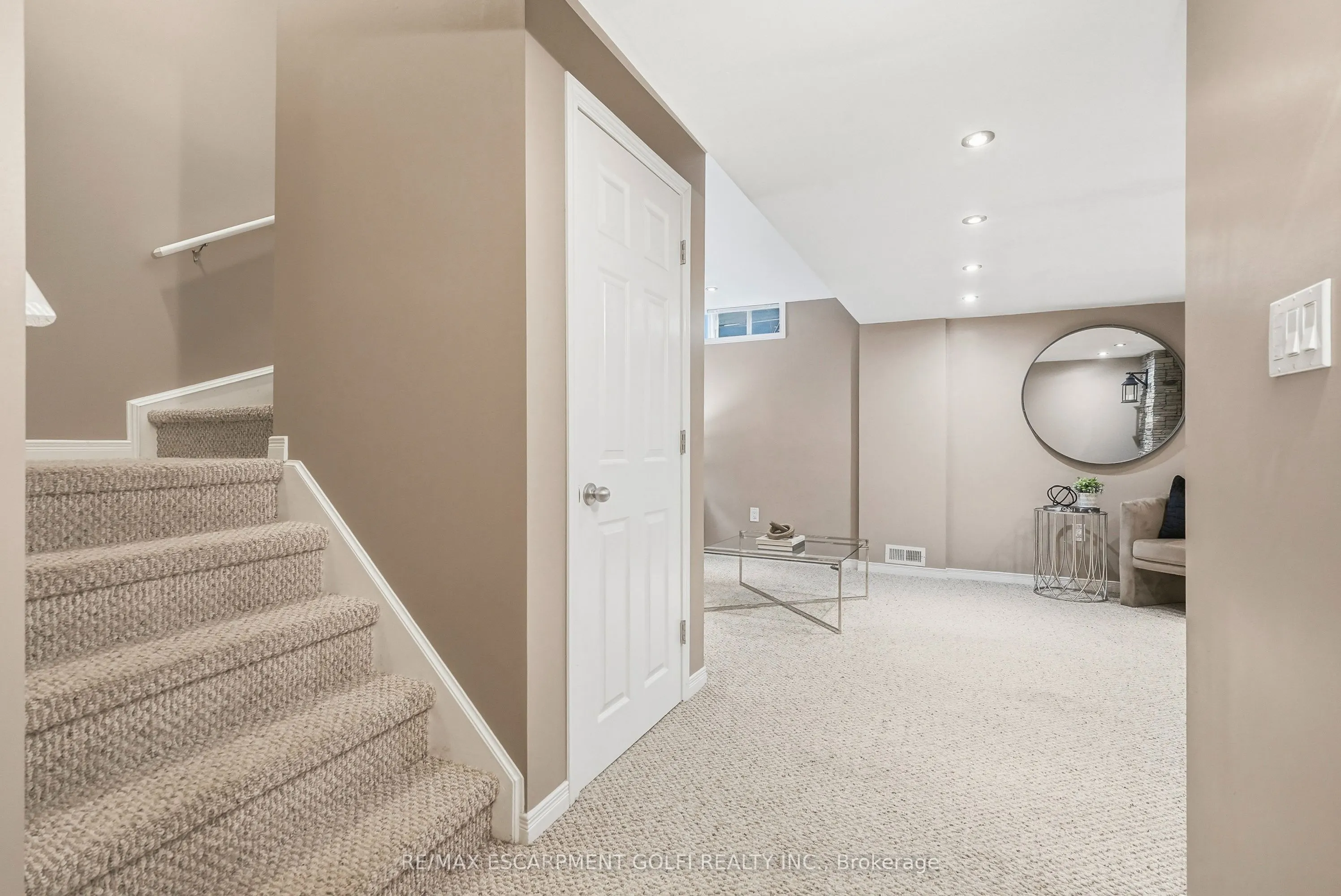 86 SPRINGSTEAD Avenue