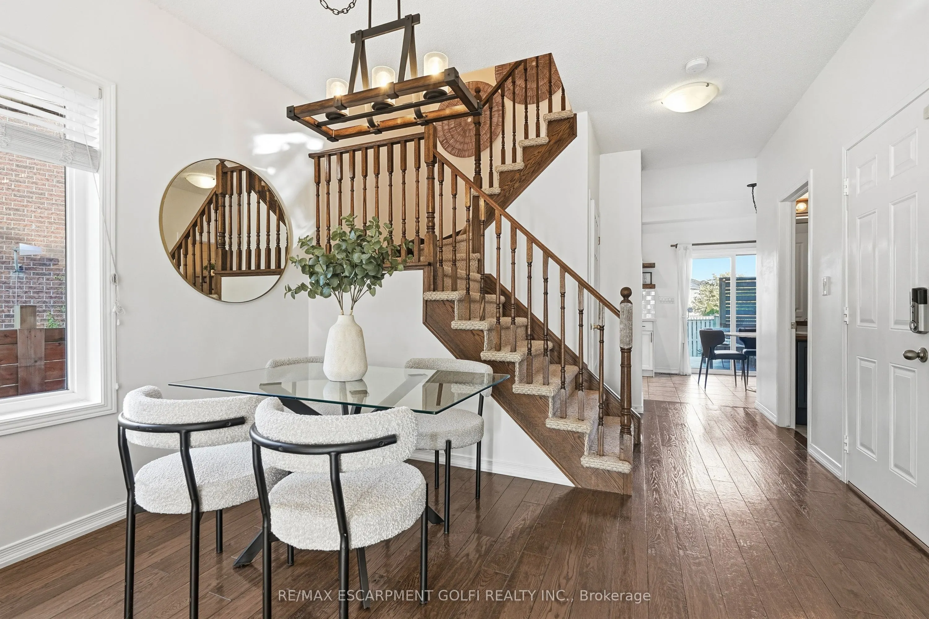 86 SPRINGSTEAD Avenue