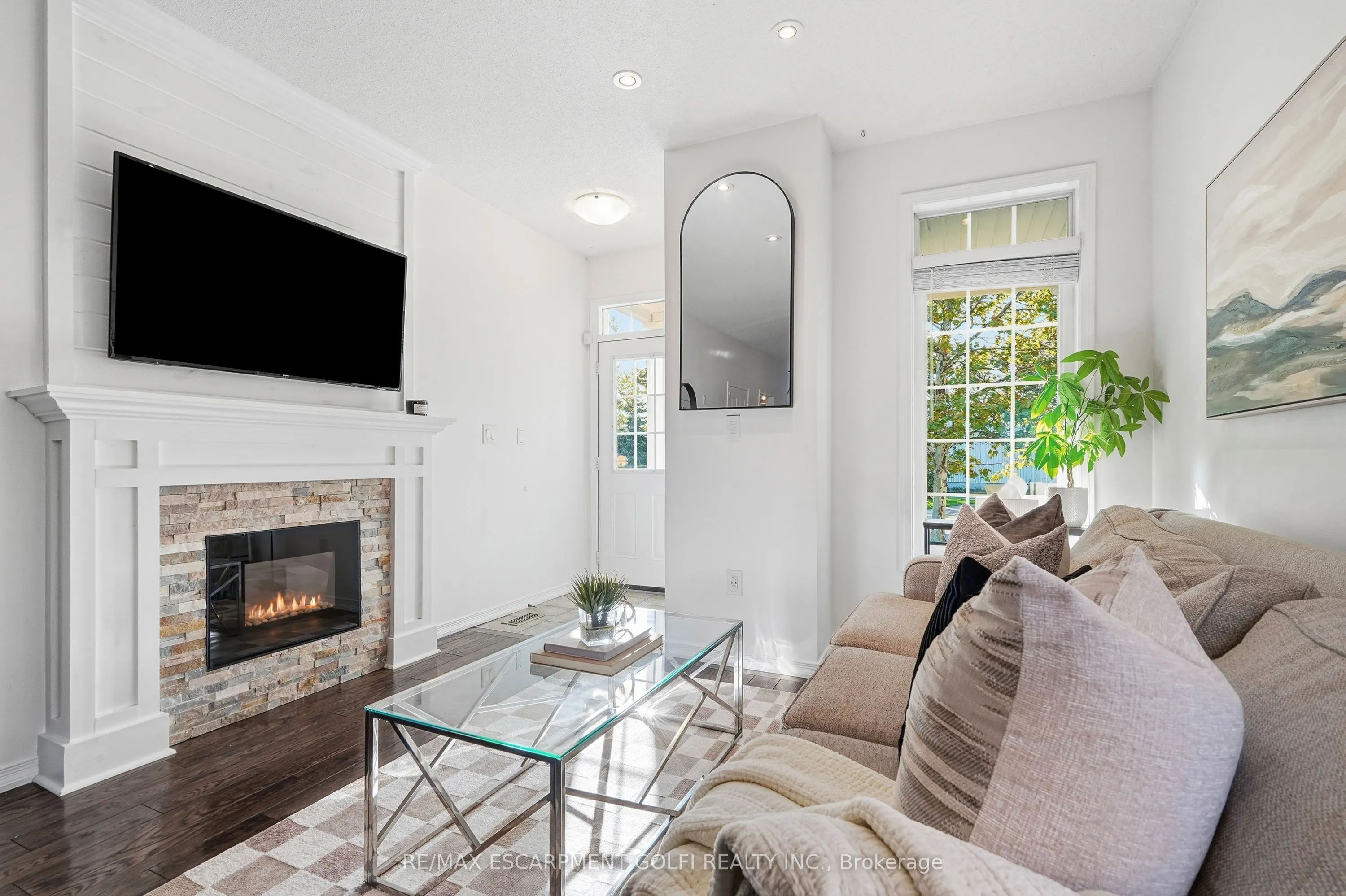 86 SPRINGSTEAD Avenue