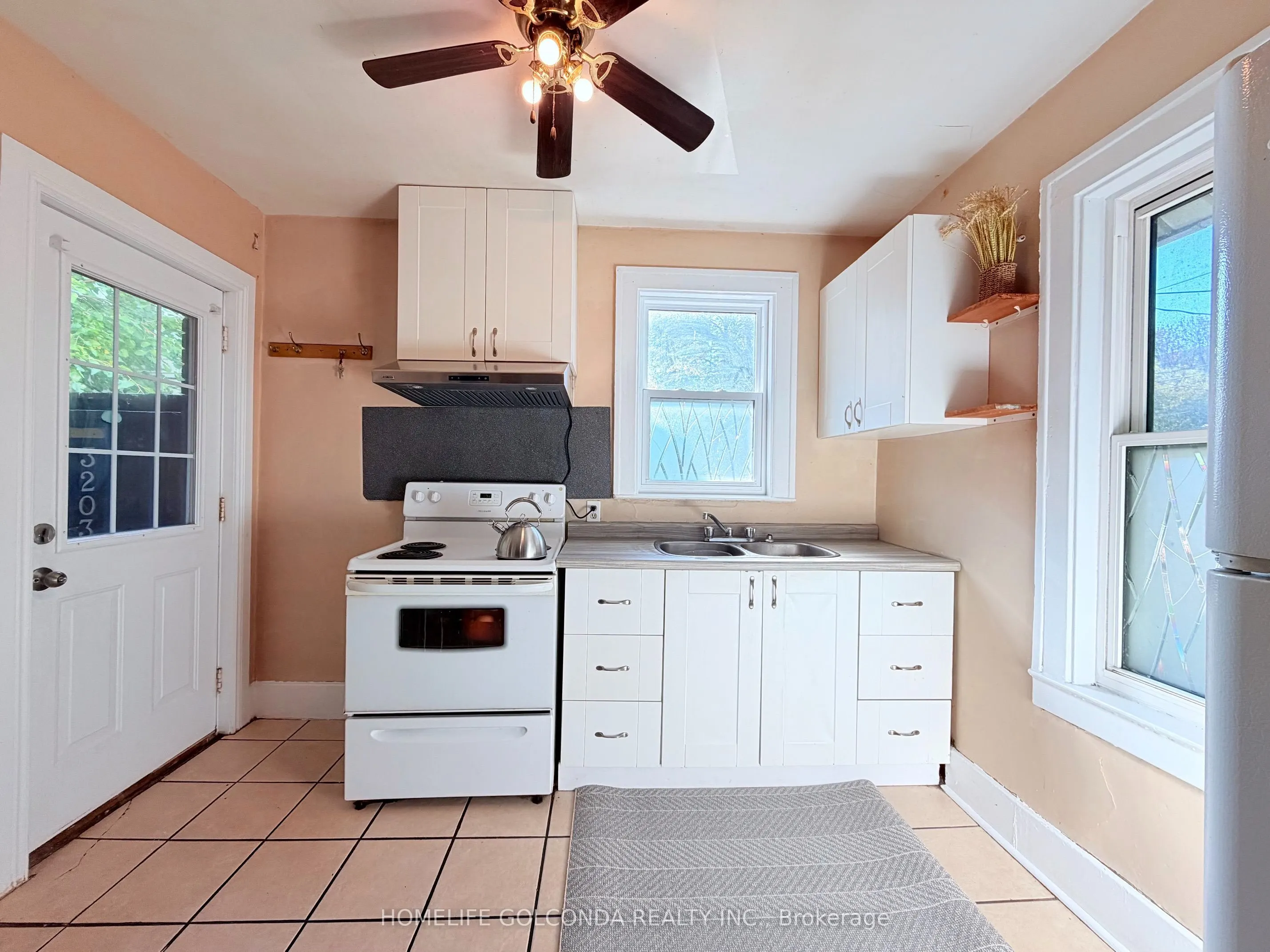 3203 Linwood Place