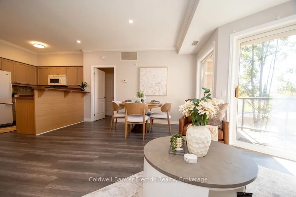 869 Clonsilla Avenue #212