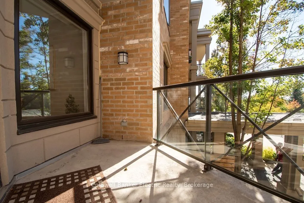 869 Clonsilla Avenue #212