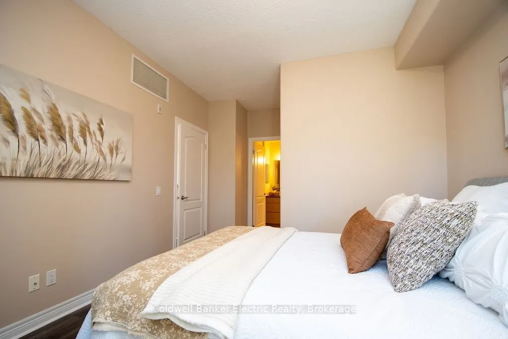 869 Clonsilla Avenue #212