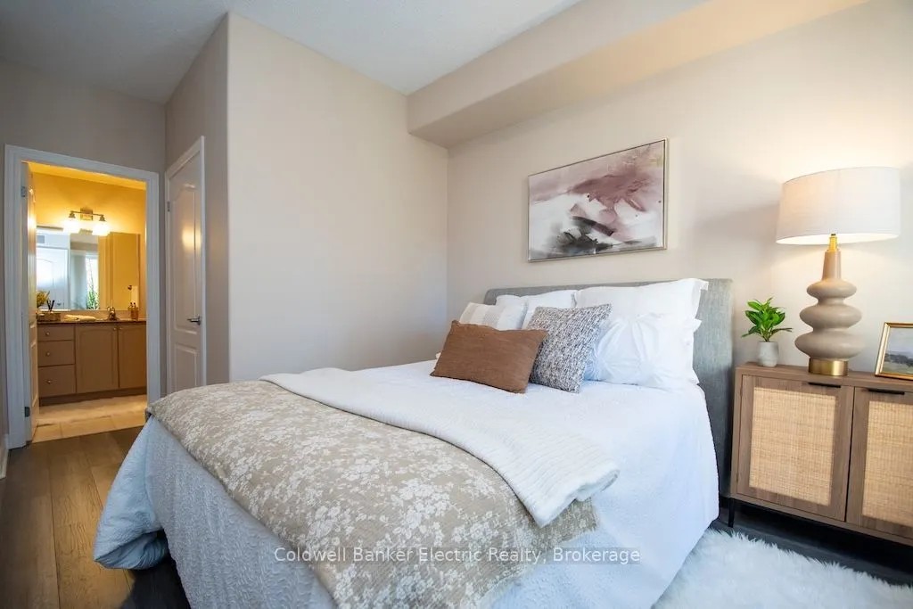 869 Clonsilla Avenue #212