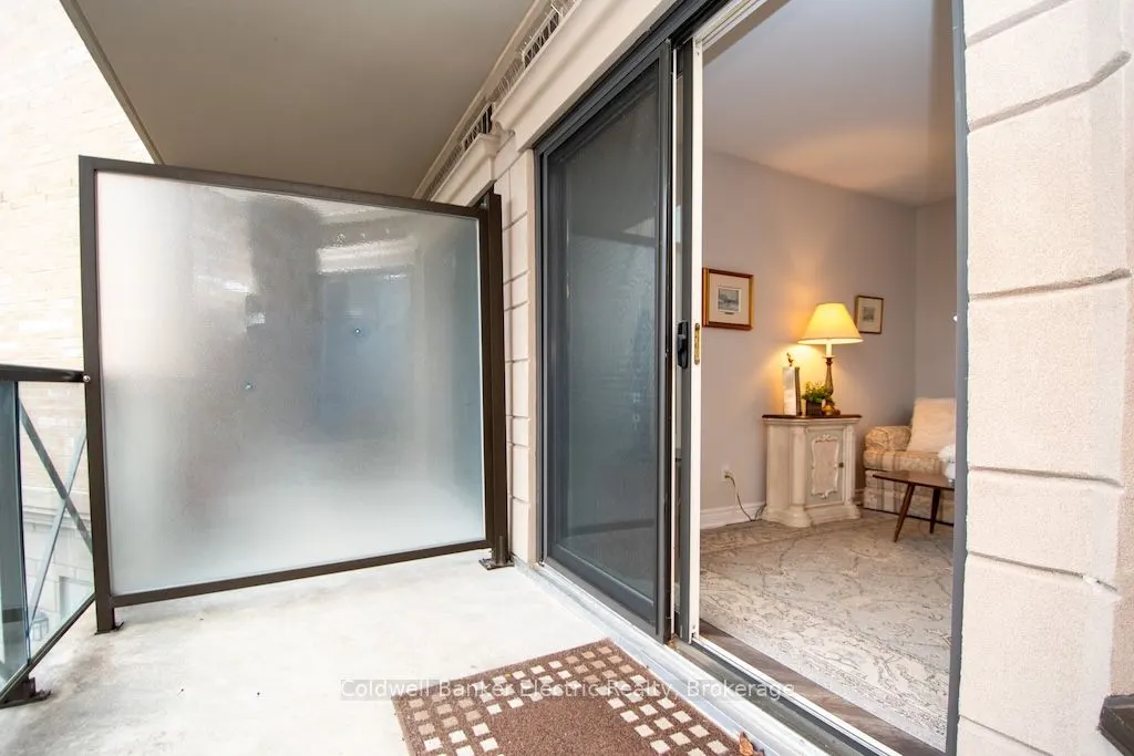 869 Clonsilla Avenue #212