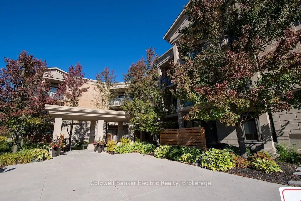 869 Clonsilla Avenue #212