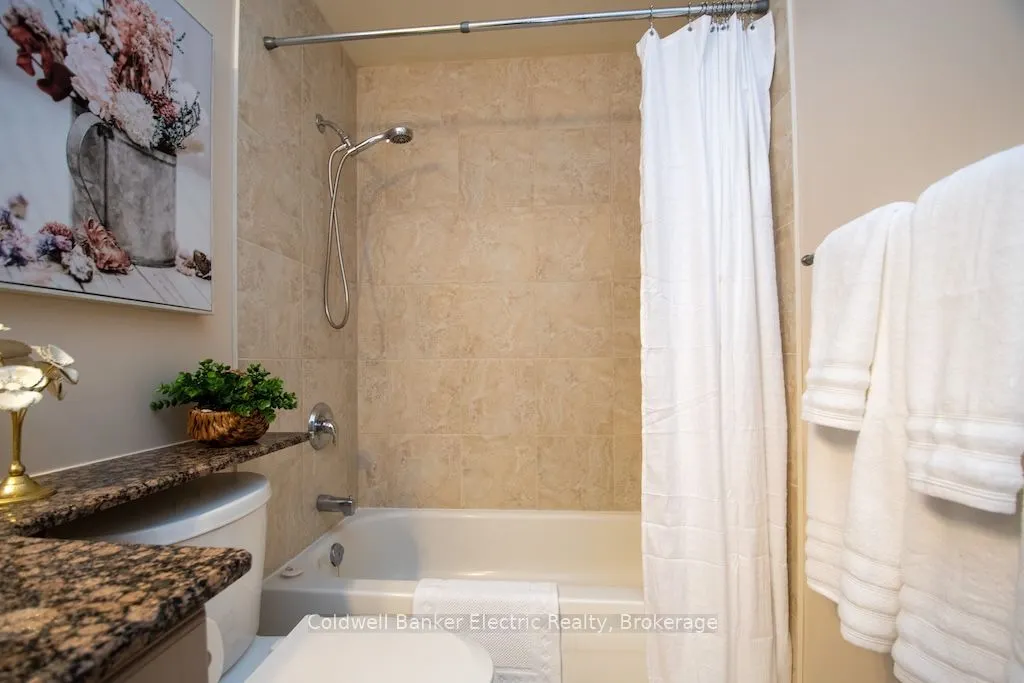 869 Clonsilla Avenue #212