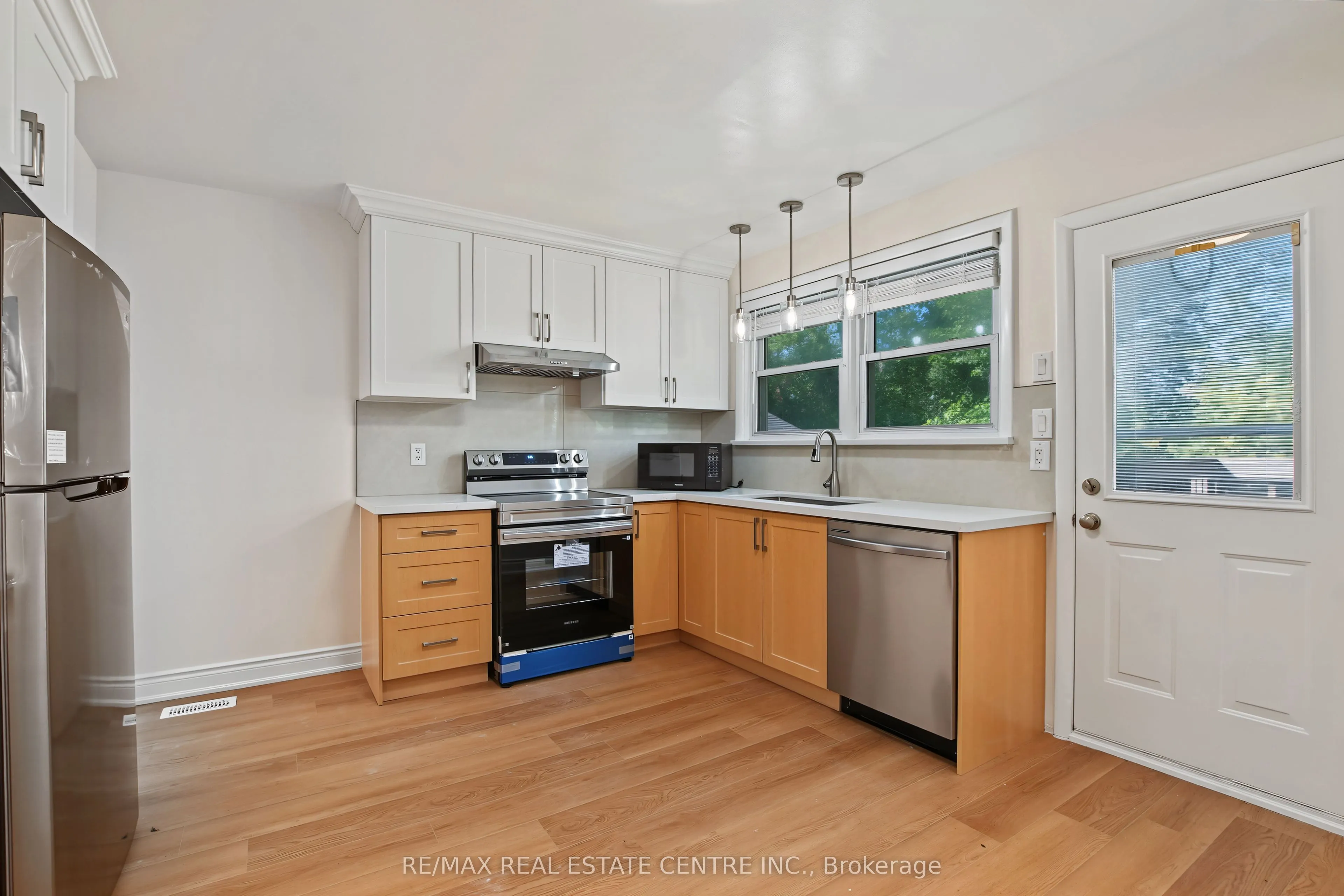 143 Elgin Crescent