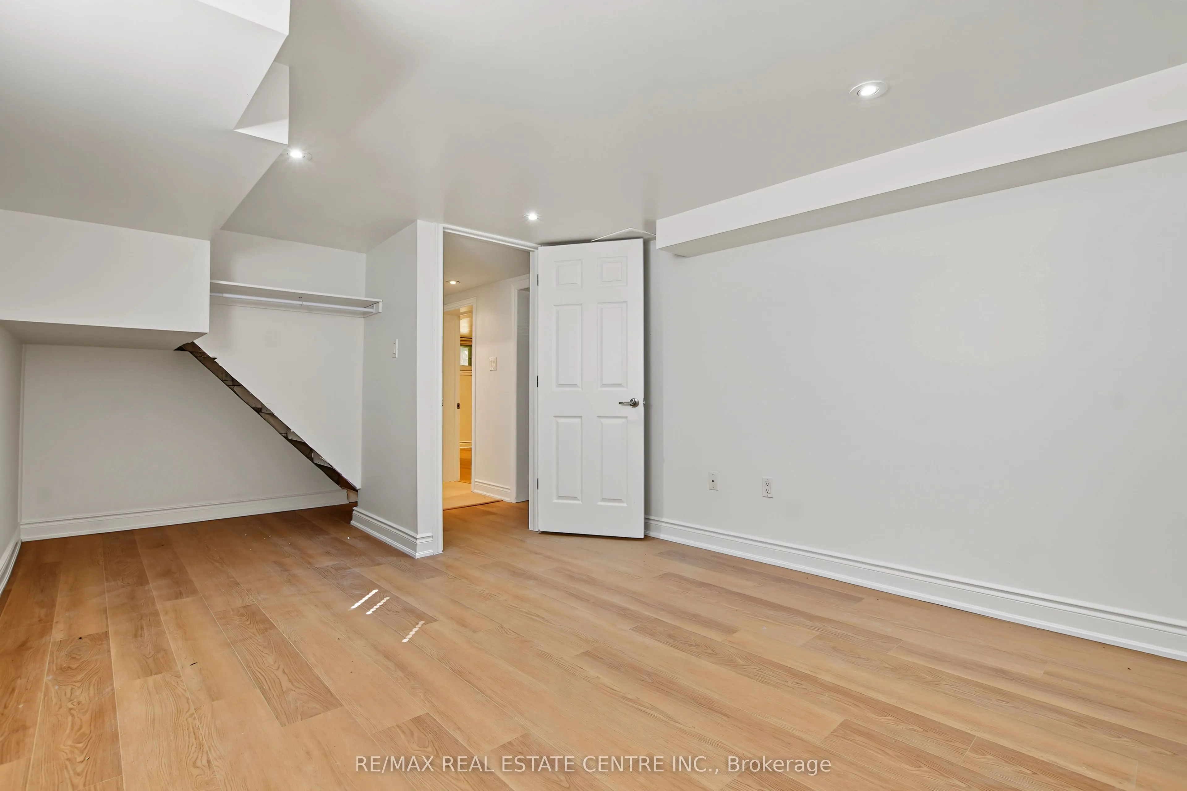 143 Elgin Crescent