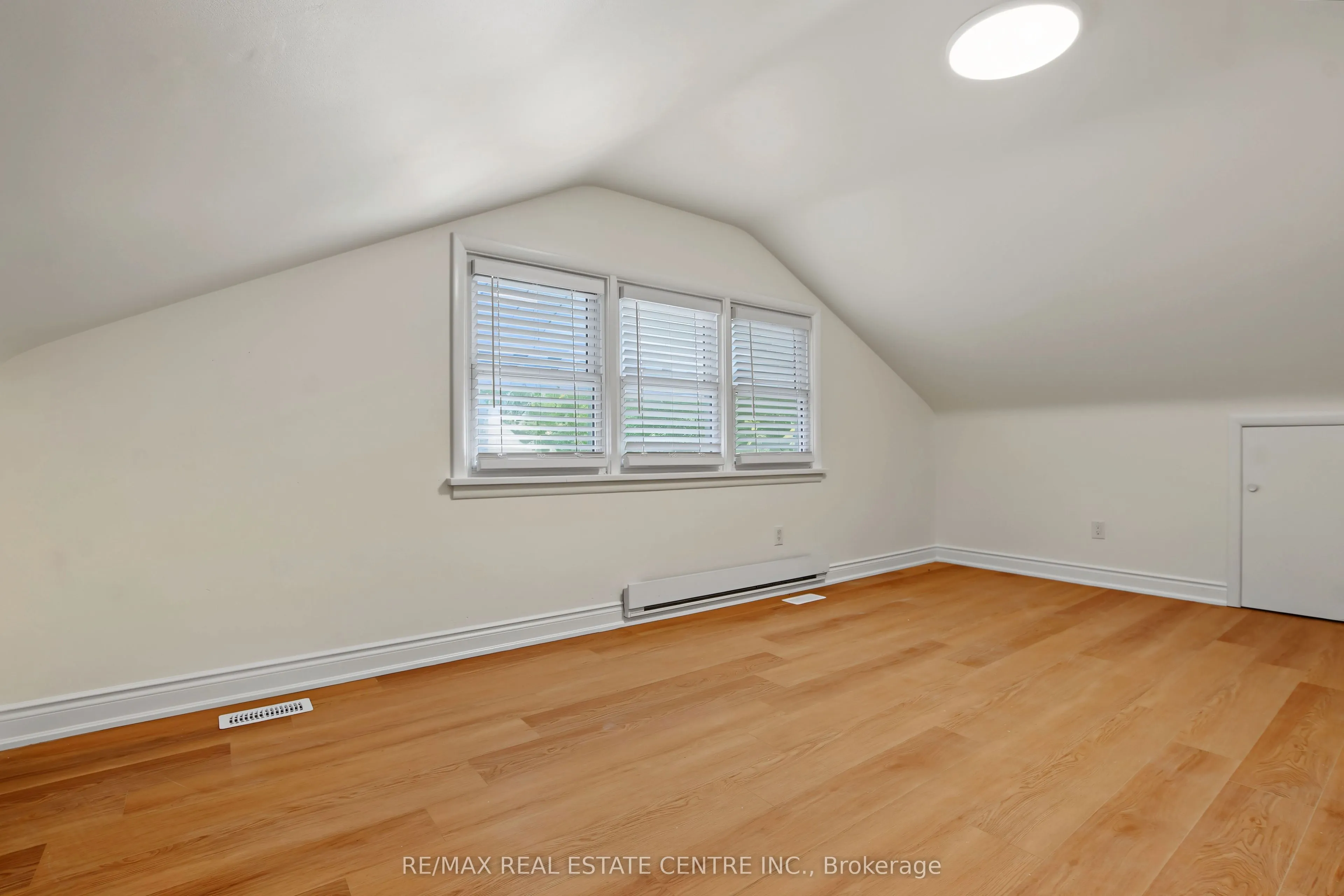 143 Elgin Crescent