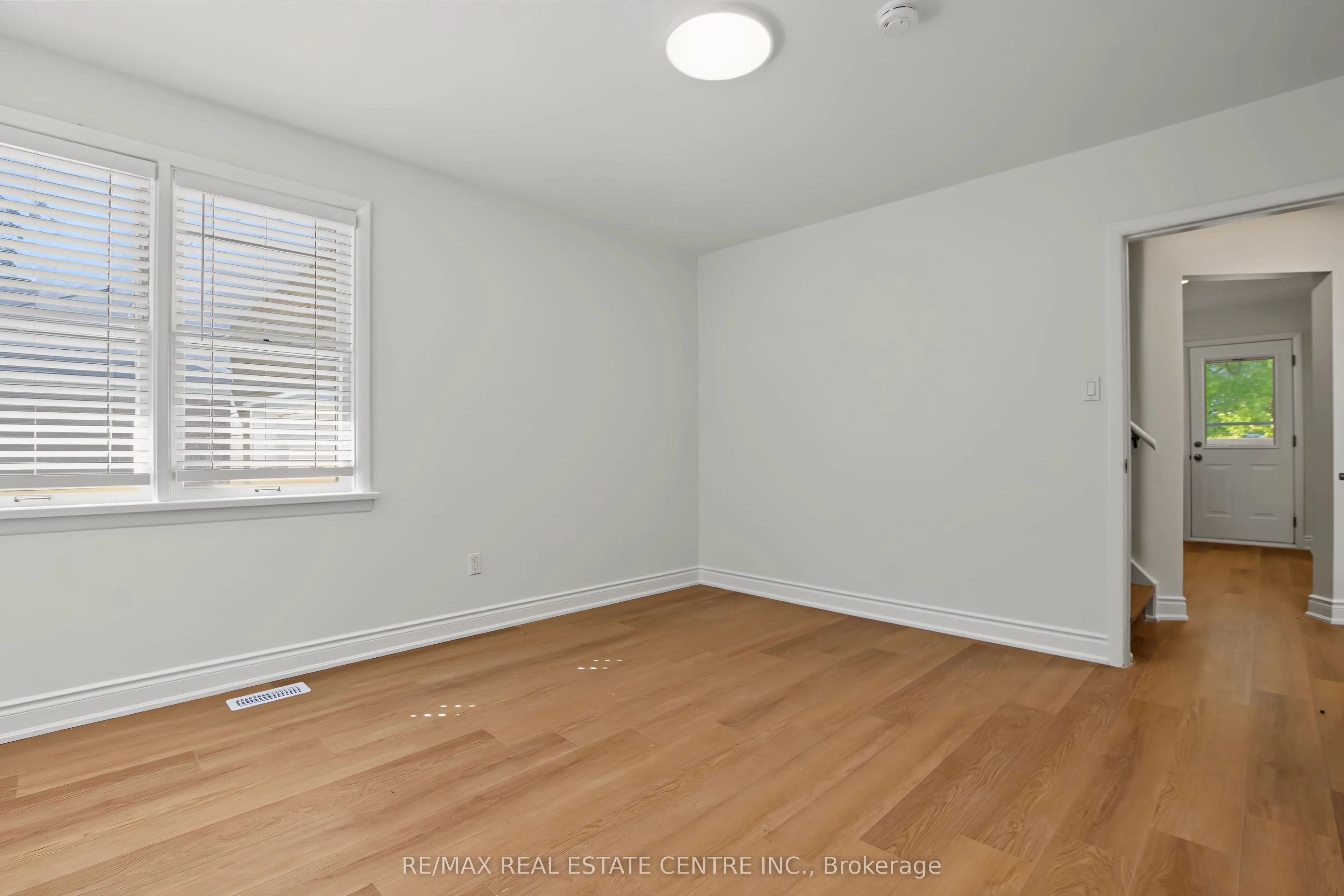 143 Elgin Crescent