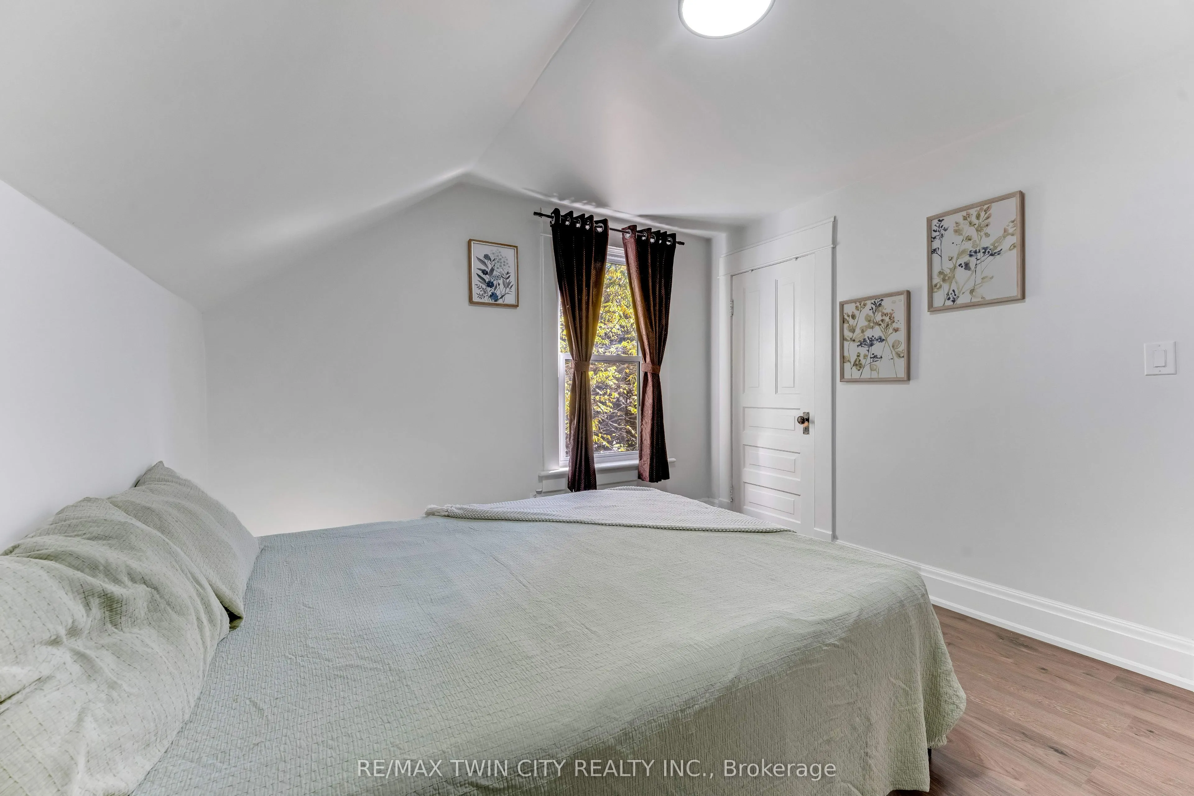 116 Victoria Avenue