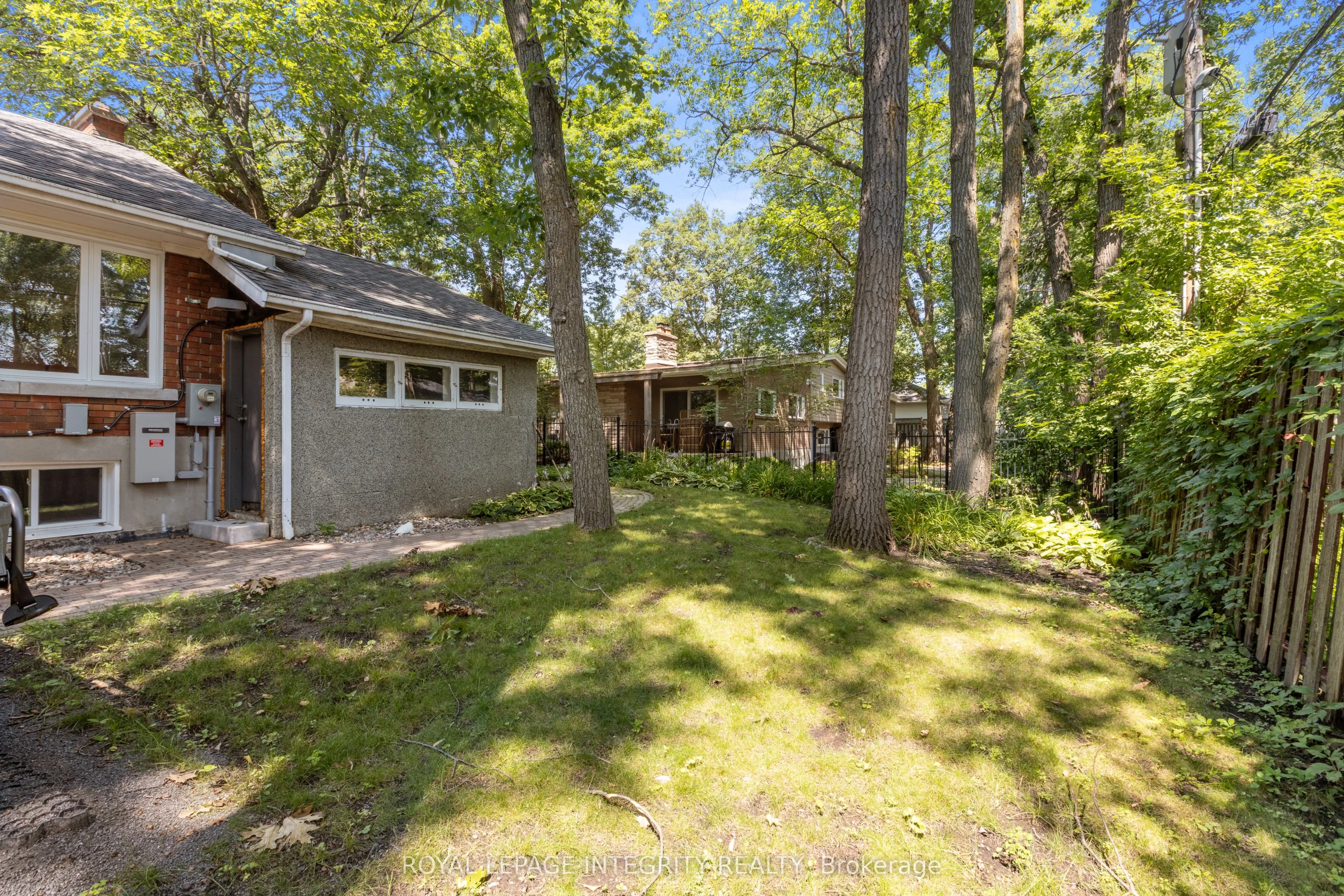 2183 Woodcrest Road