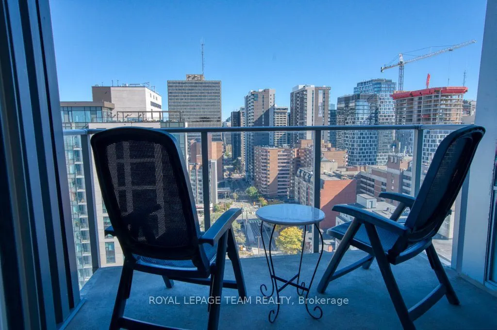 428 Sparks Street #1902