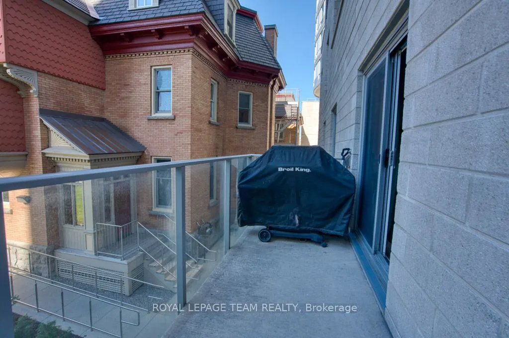 428 Sparks Street #1902