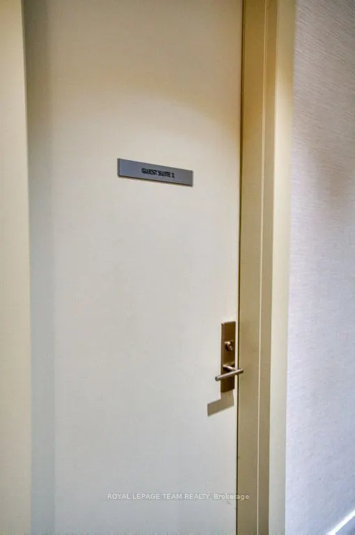428 Sparks Street #1902