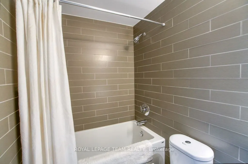 428 Sparks Street #1902