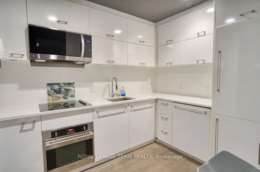 428 Sparks Street #1902