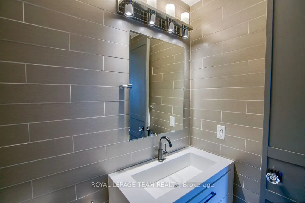 428 Sparks Street #1902