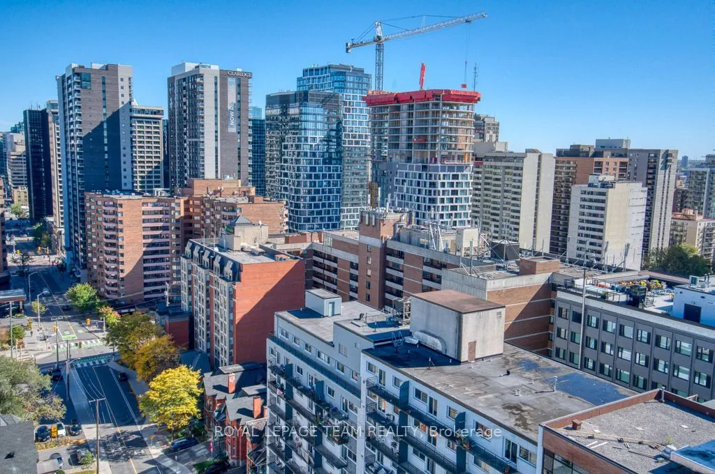 428 Sparks Street #1902