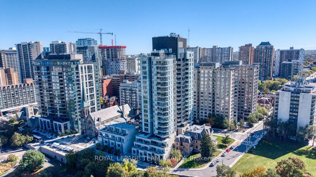428 Sparks Street #1902